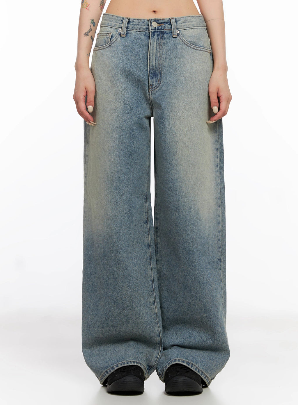 Elani Light Washed Wide Leg Jeans IS508
