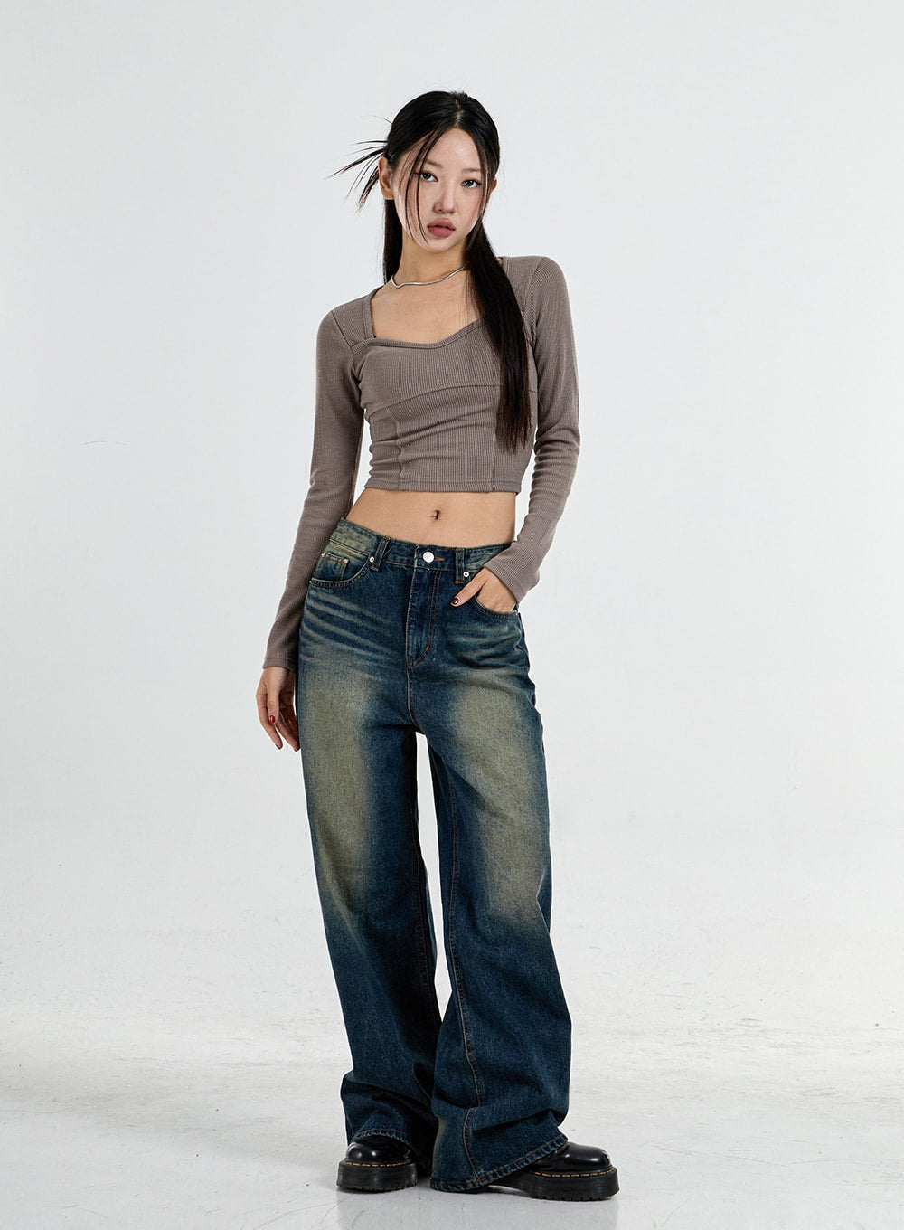 Heart Neck Crop T-Shirt CO11