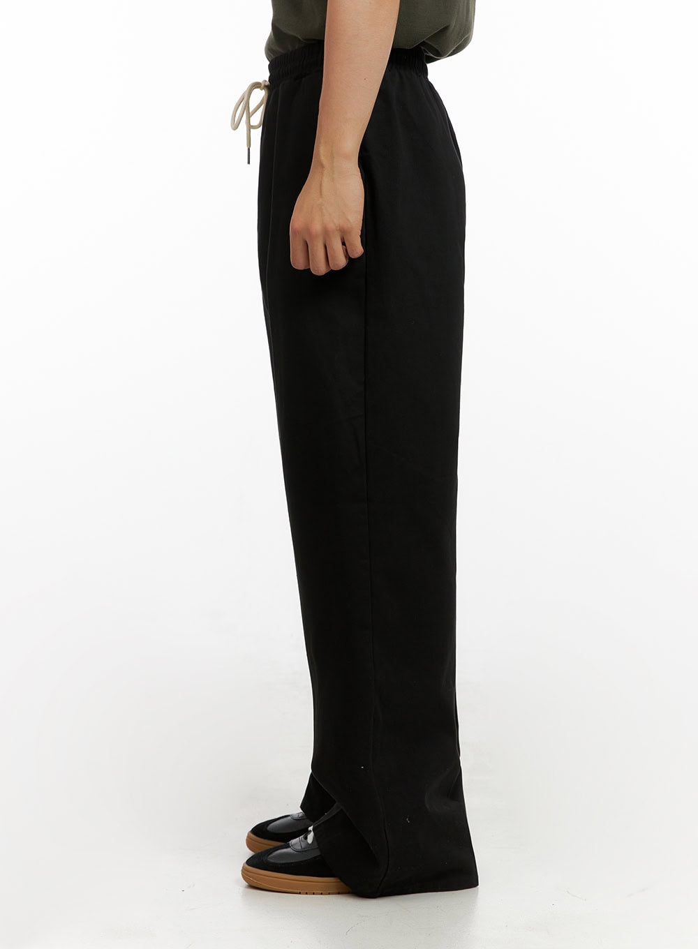 Men's Solid Wide-Fit Pants IG409