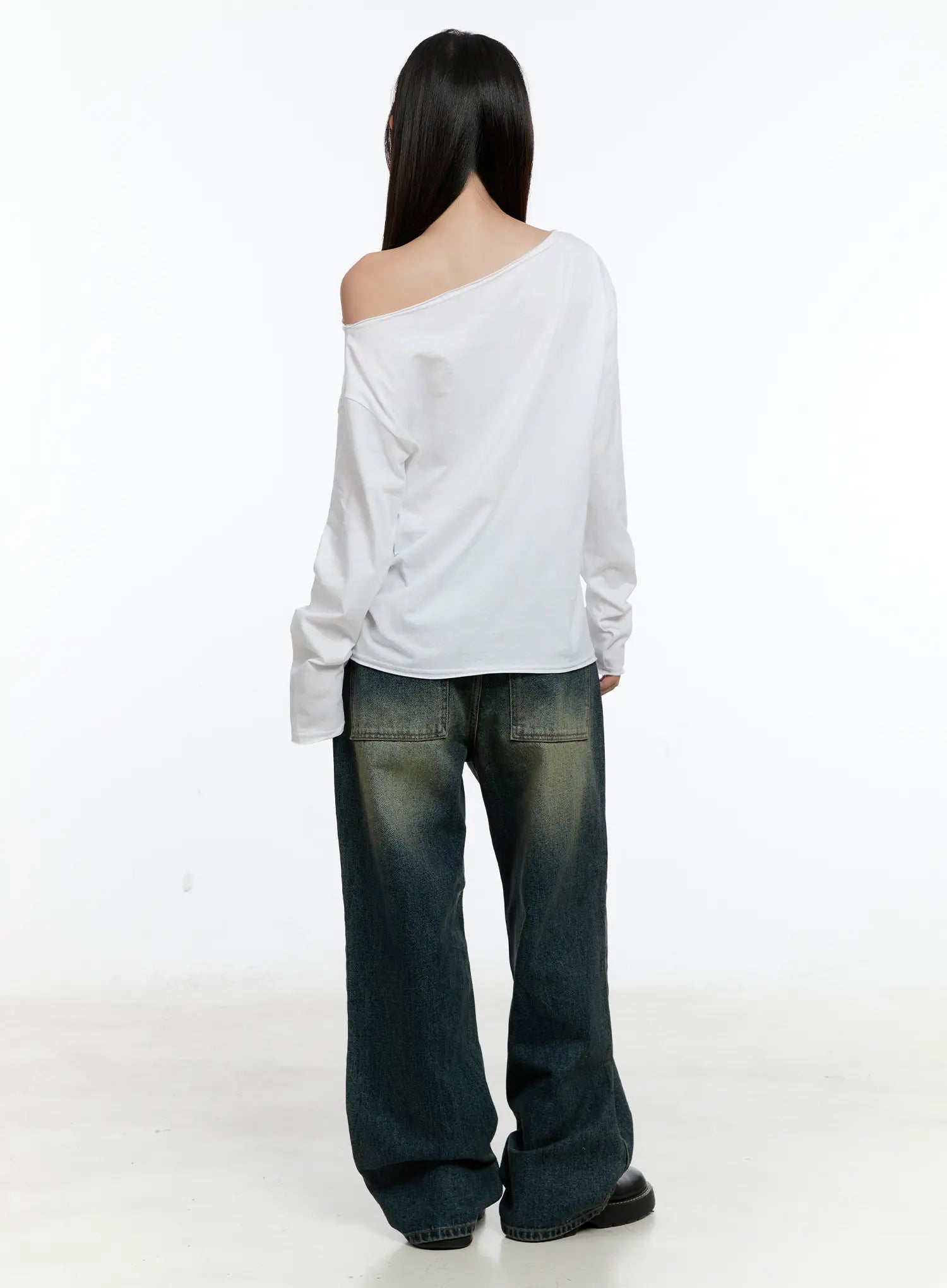 07 Off-Shoulder Long Sleeve Top CS518