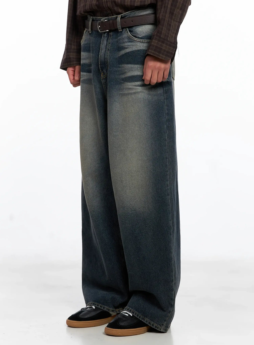 Men's Faded Wide-Leg Jeans IS510