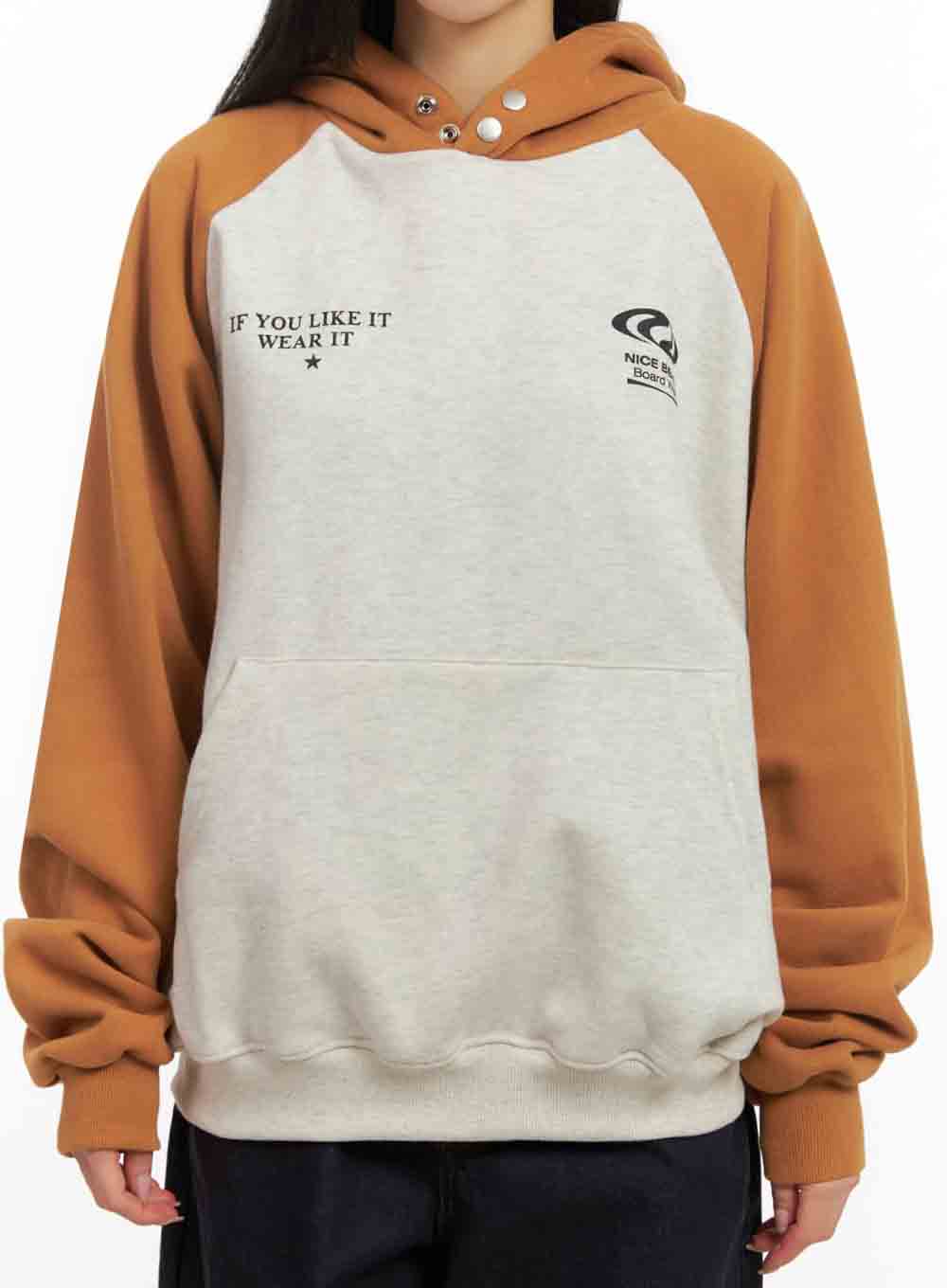 Small Graphic Print Snap Button Hoodie IJ503