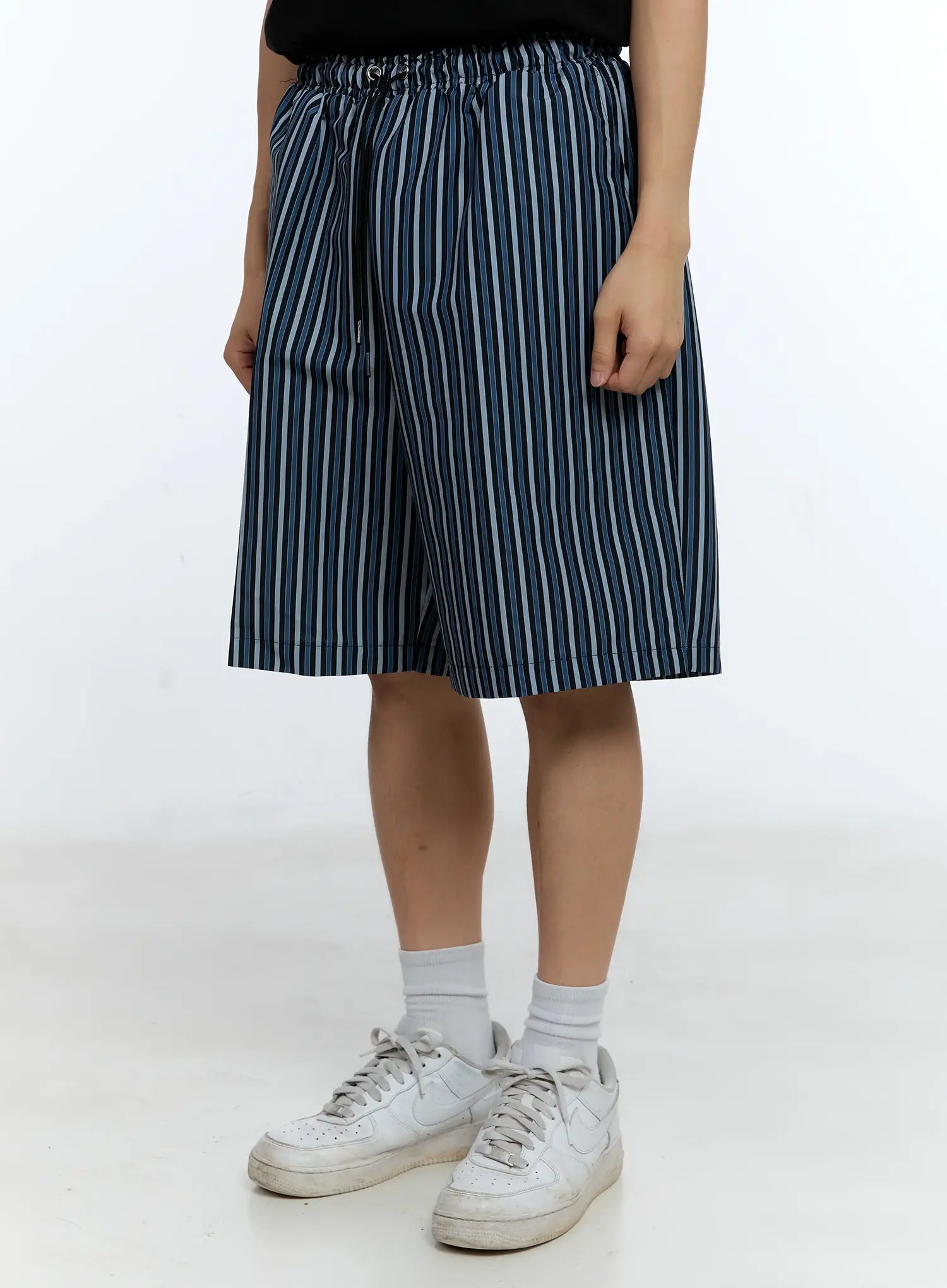 Men's Striped Straight-Leg Shorts IG515