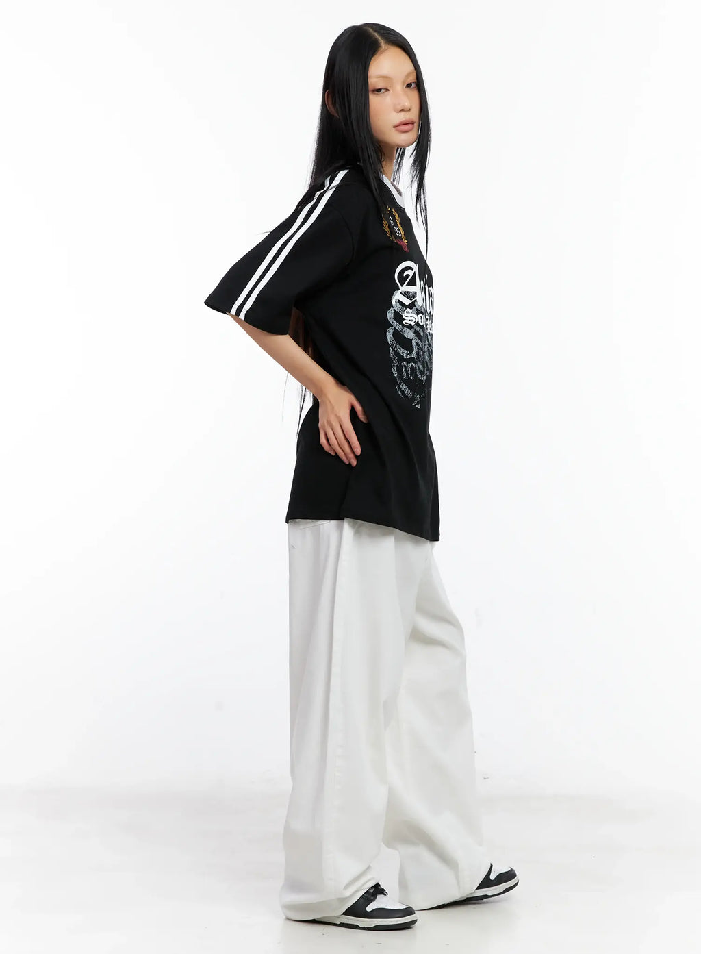 Oversized Graphic Logo Tee CL529