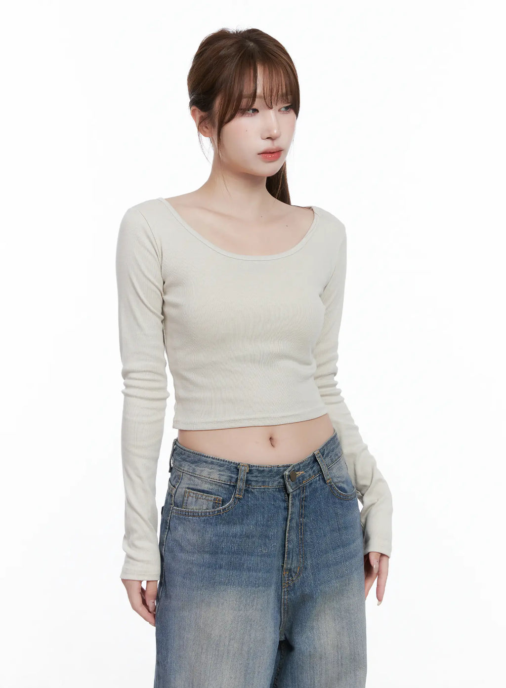 Basic U-Neck Long Sleeve Crop Tee CG529