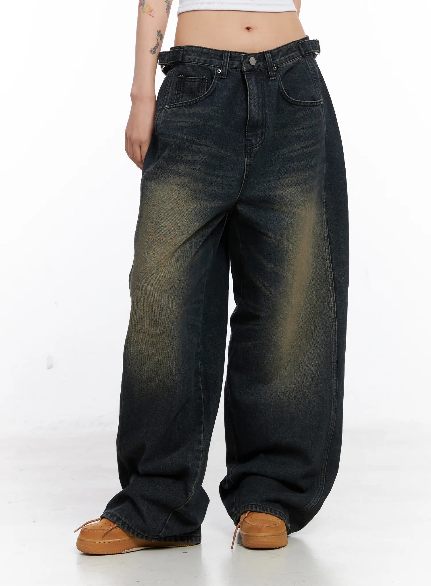 Noe Side Belt Wide Leg Jeans CO507