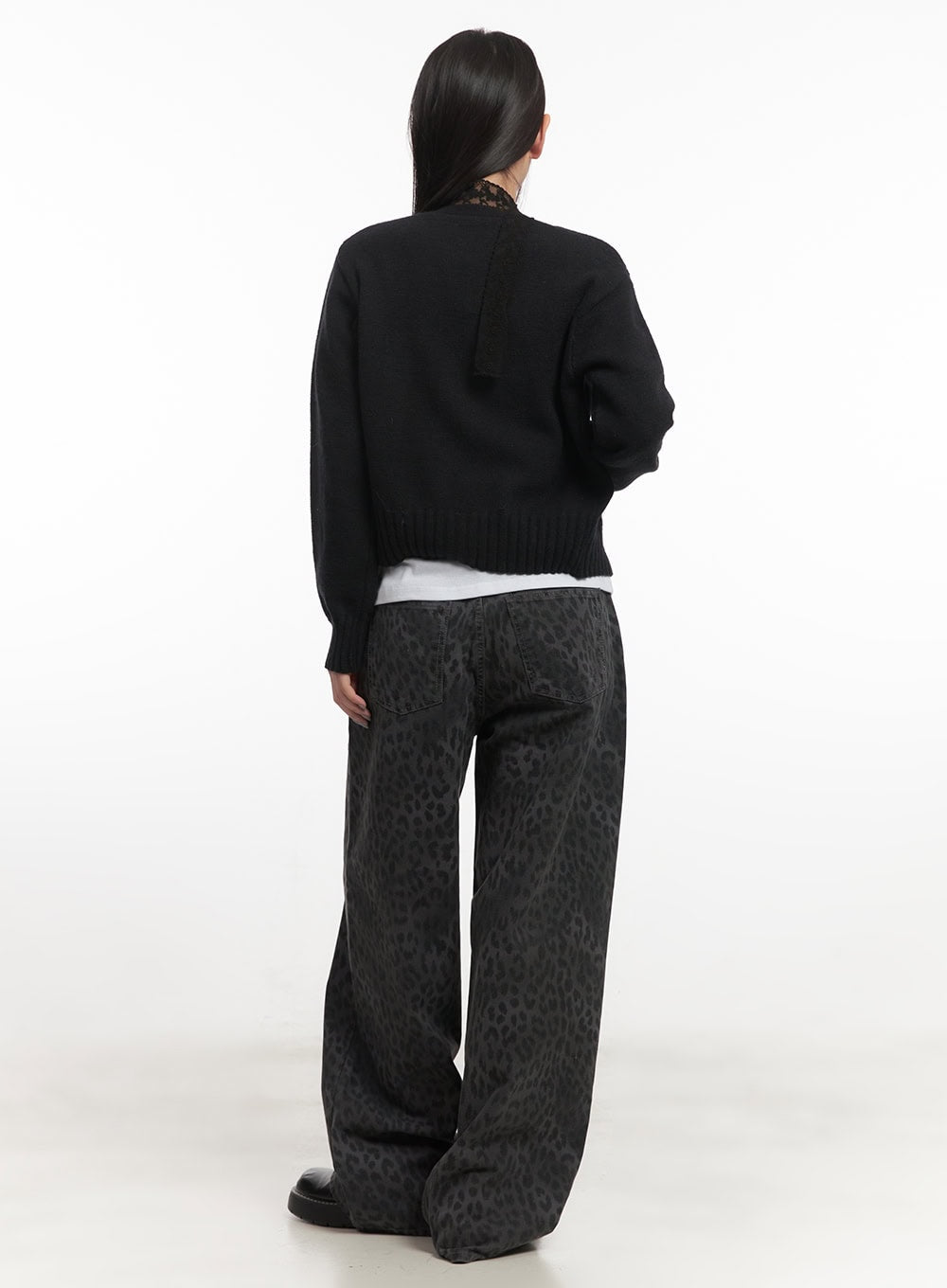 Classic Button V-Neck Cardigan CF524