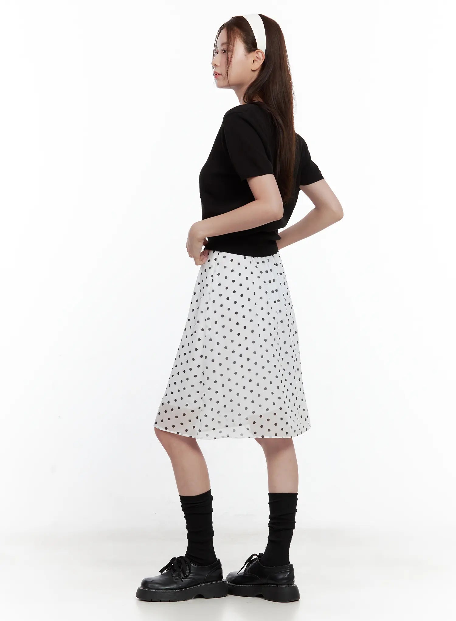 Lightweight Round-Neck Top CL502