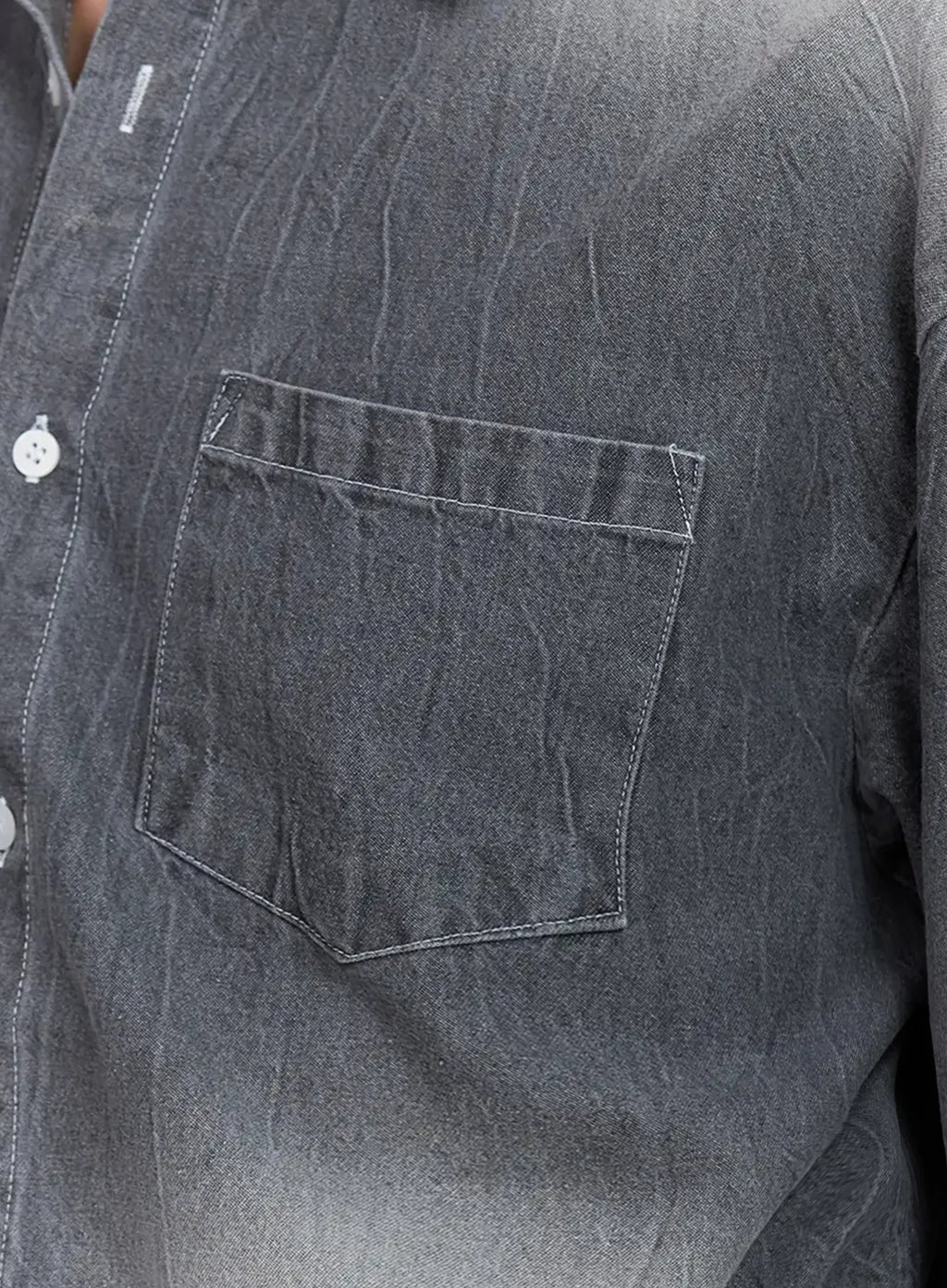 Men's Washed Denim Button-Up Top IL516