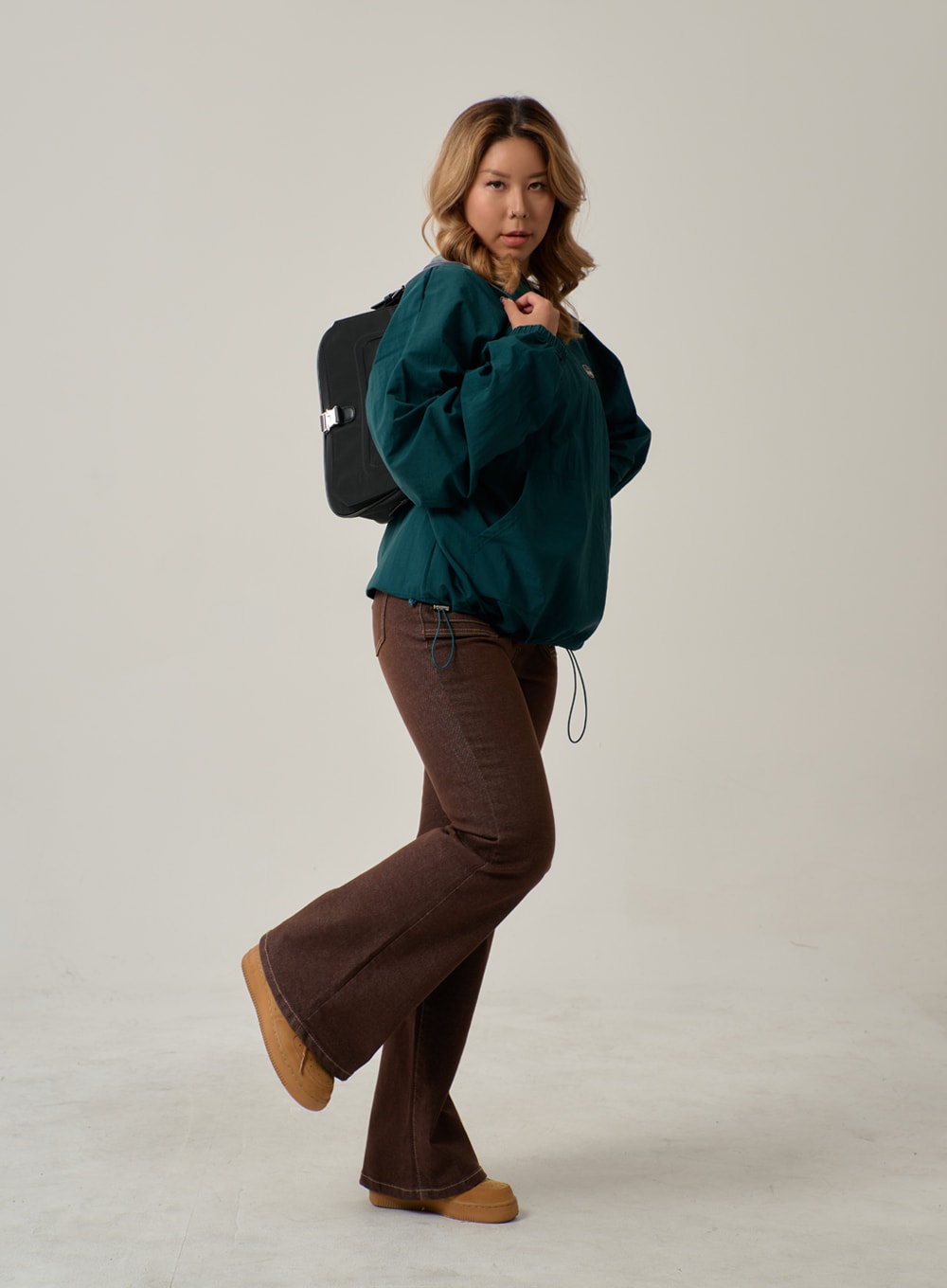 V-Neck Patch Sweatshirt IN22