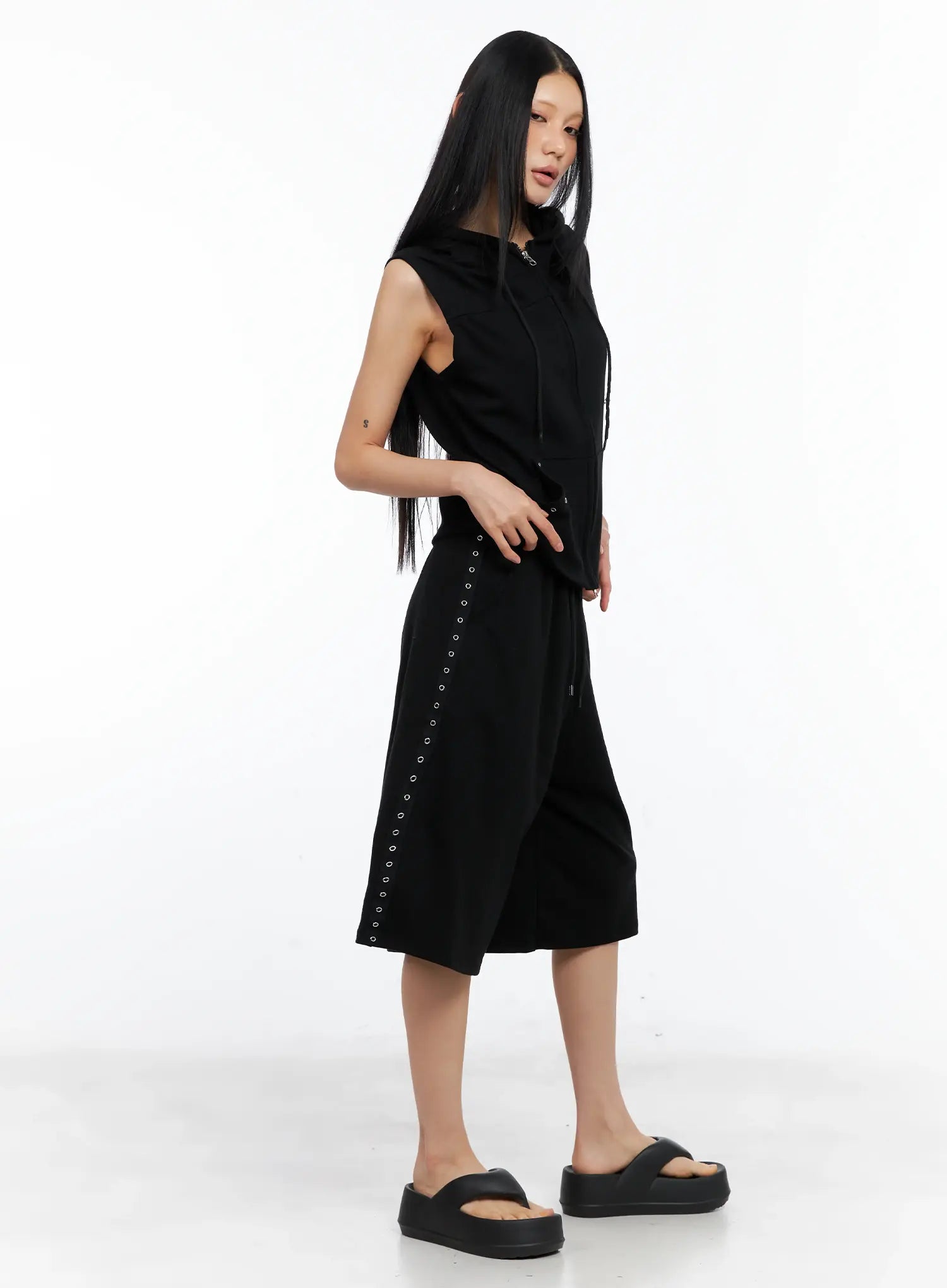 Eyelet Hooded Vest Zip-Up CL529