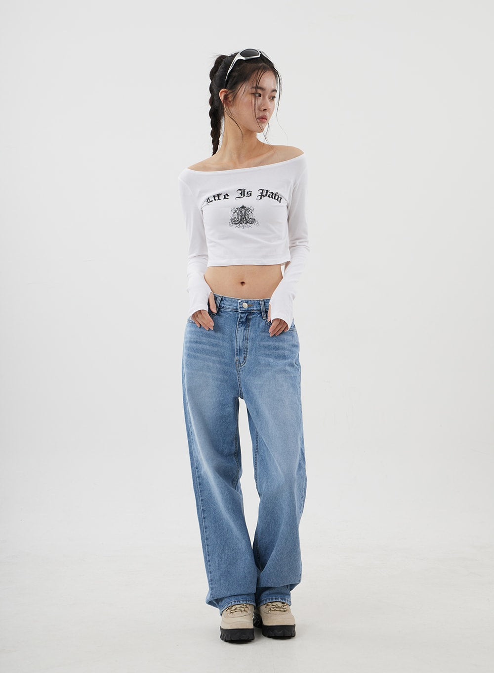 Graphic Off-Shoulder Warmer Cropped Top CJ310