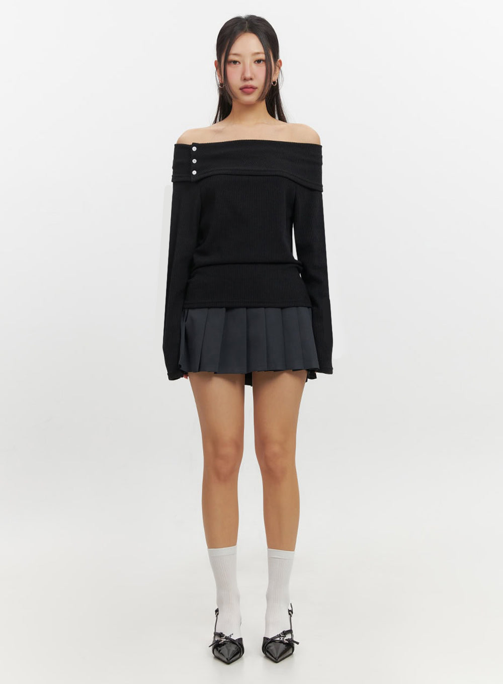 Off-Shoulder Buttoned Long-Sleeve Top IF510