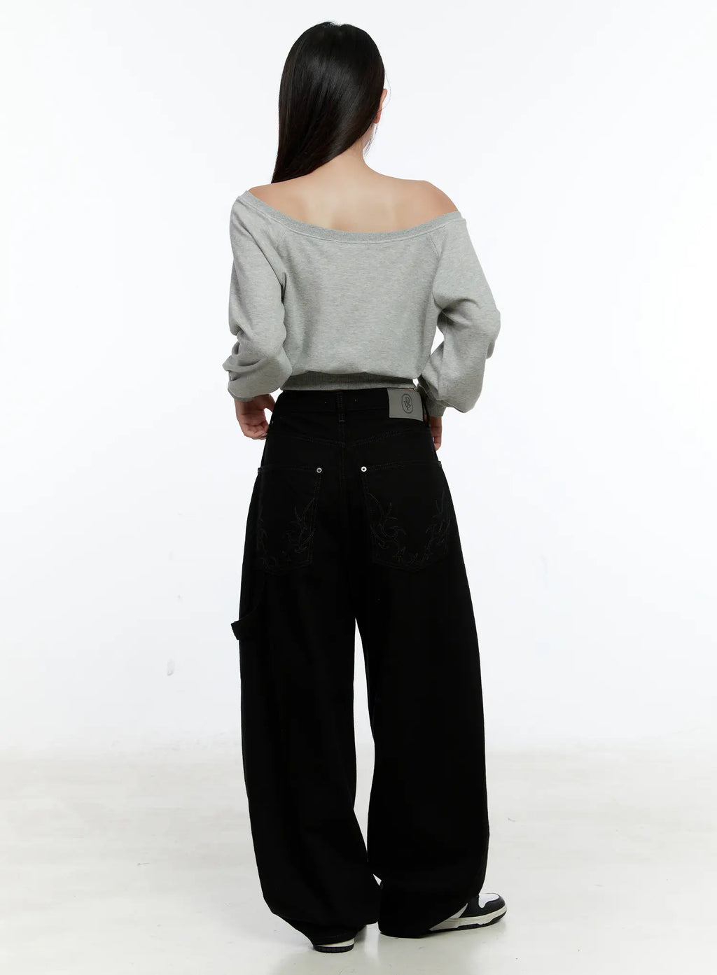 Graphic Off-shoulder Crop Sweatshirt CS517