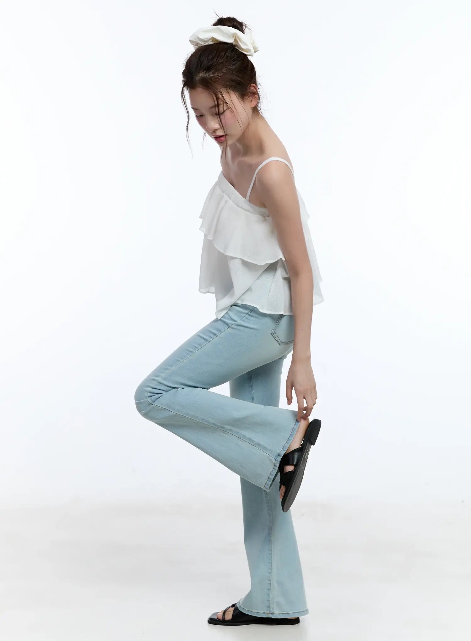 Jimin Light-Wash Flared Jeans CU513