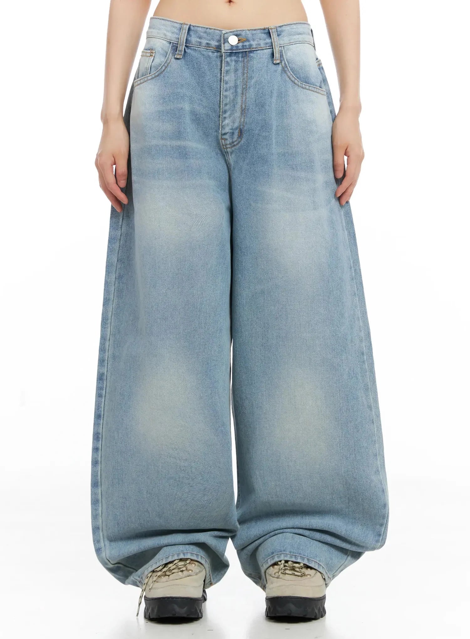 Dain Washed Wide-Leg Jeans IL531