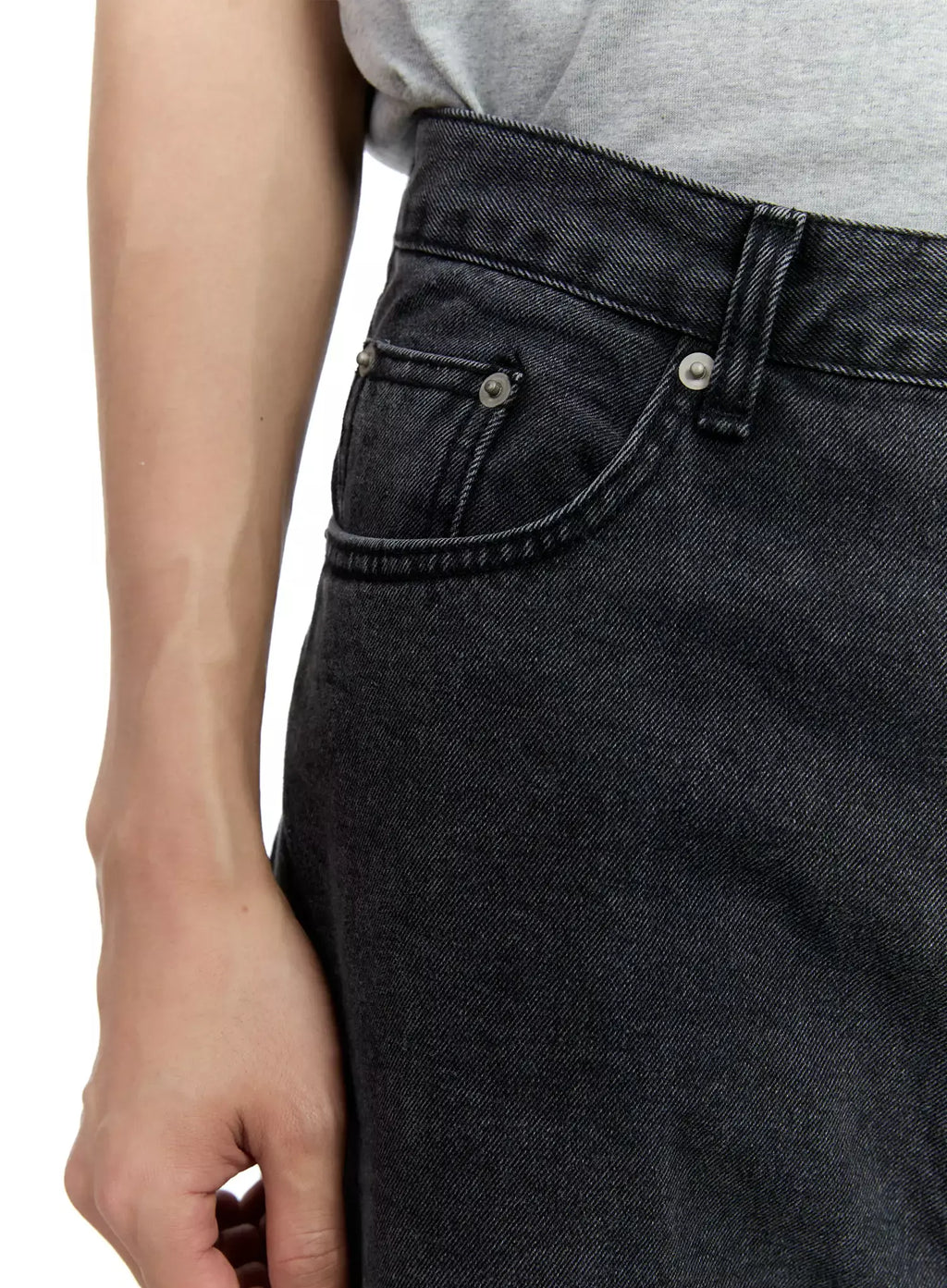 Men's Classic Wide-Leg Jeans IG520