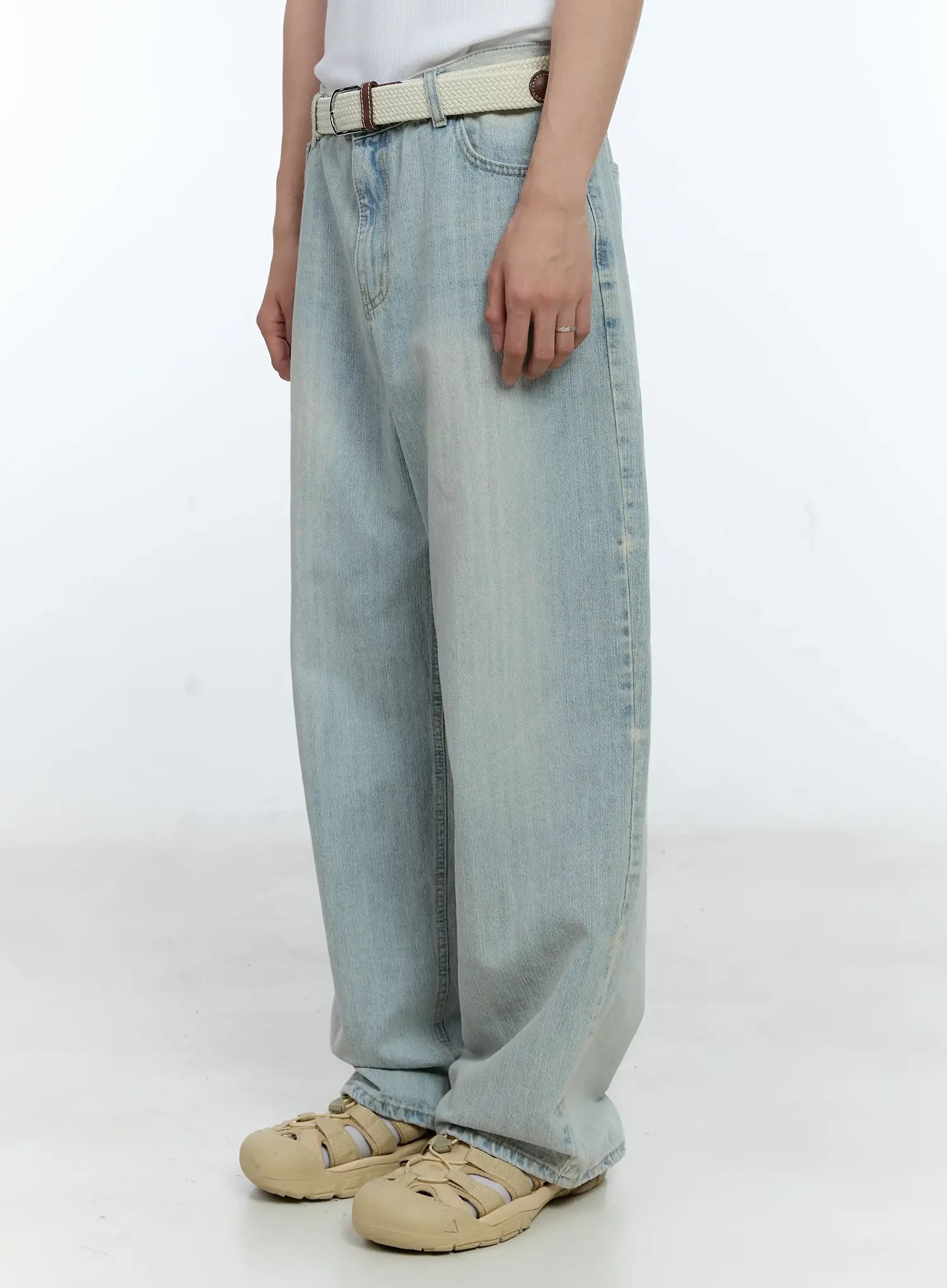 Men's Light-Wash Jeans IG501