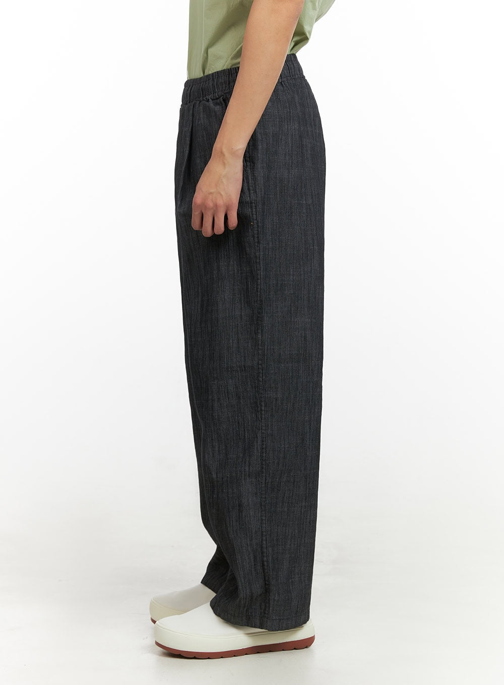 Men's Solid Loose Fit Jeans IY431