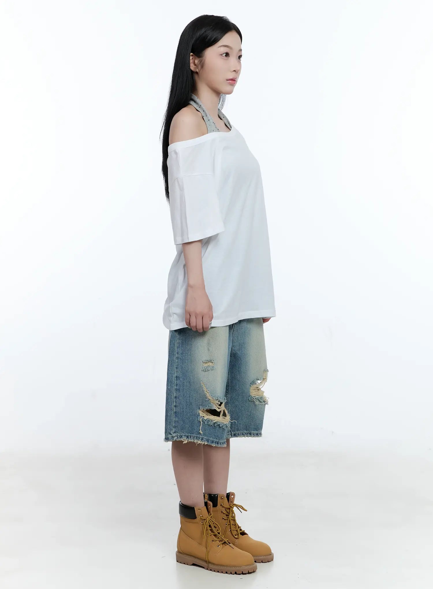 Off-Shoulder Loose-Fit Tee CG501