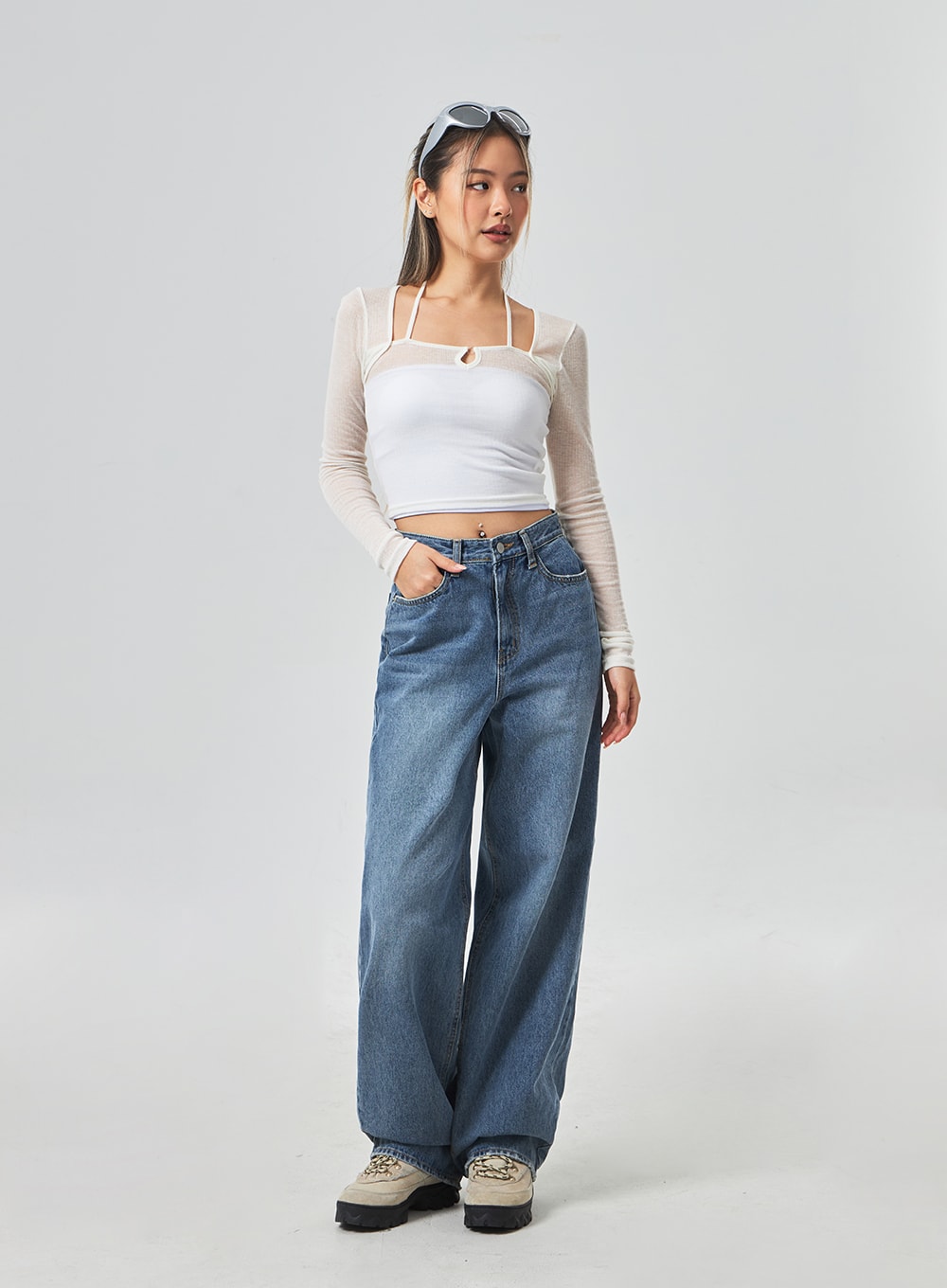 Wide Leg Mid-Wash Jeans CM331