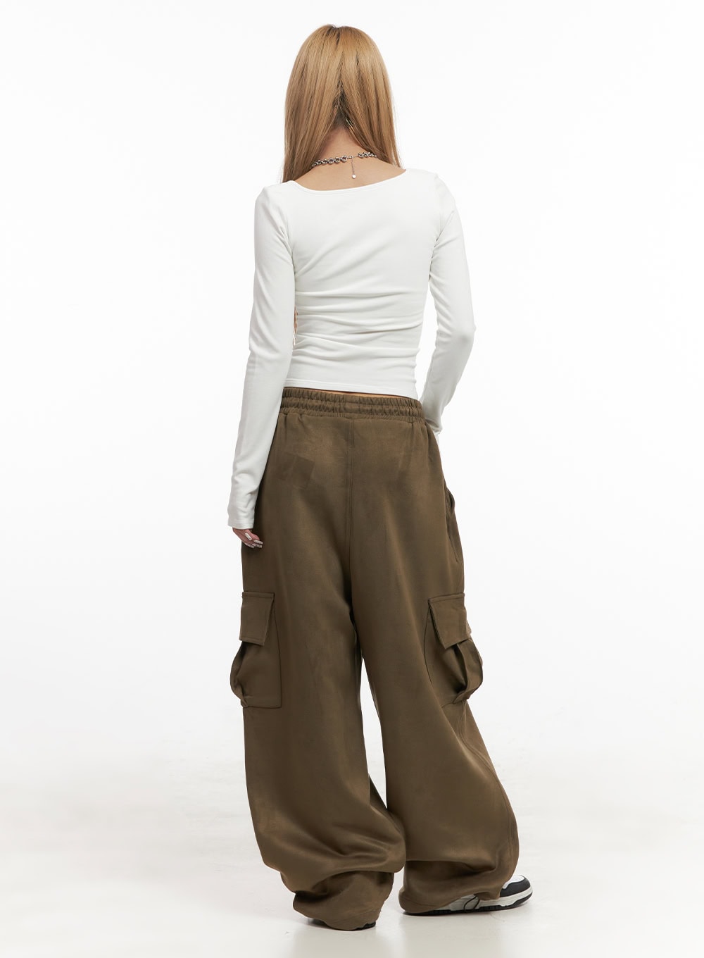 Suede Wide-Fit Cargo Sweatpants CJ507