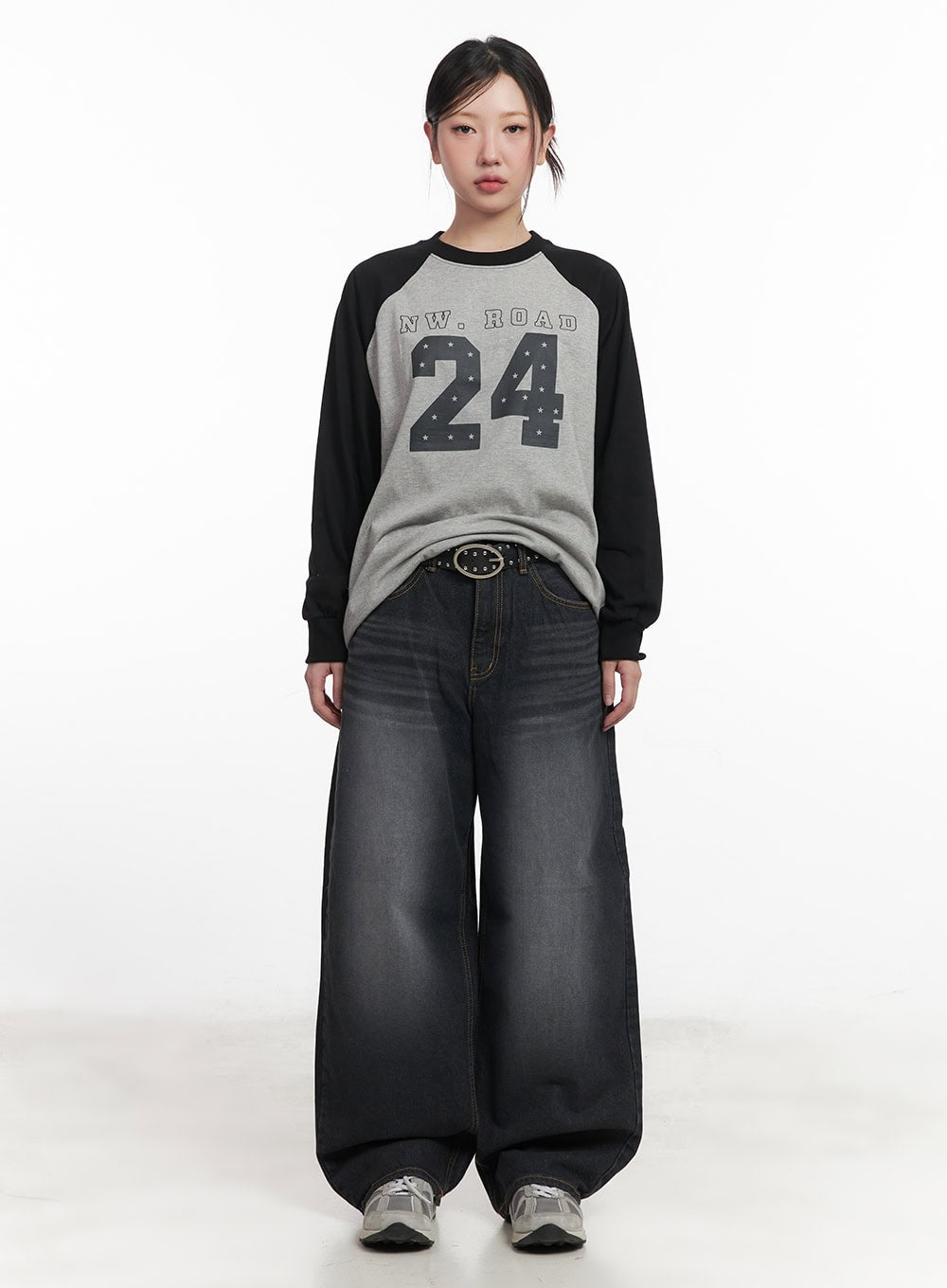 24 Graphic Long-Sleeve T-Shirt IM528