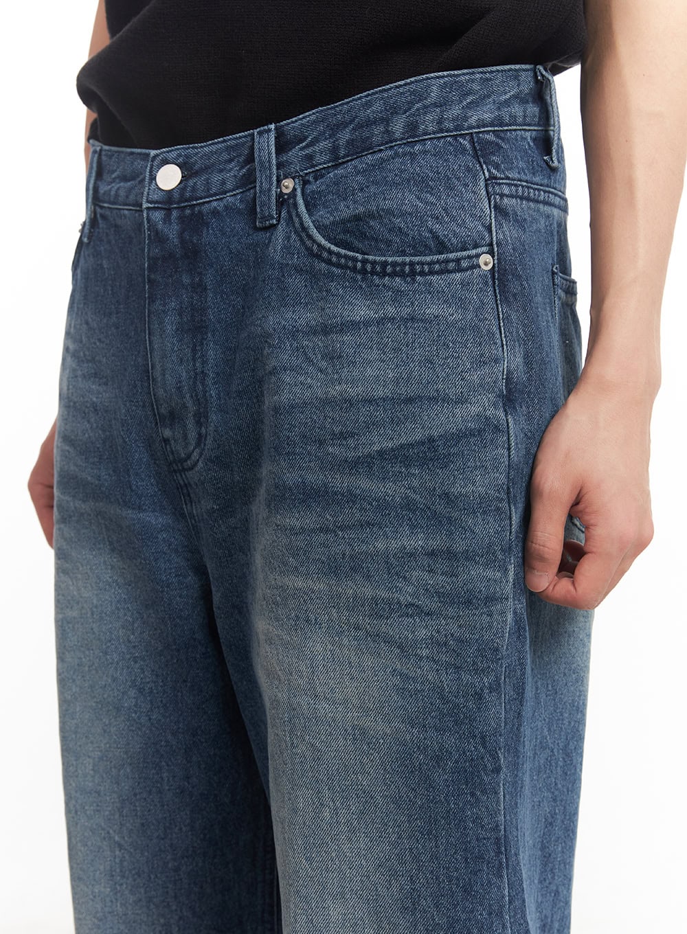 Men's Classic Wide-Fit Jeans IA521