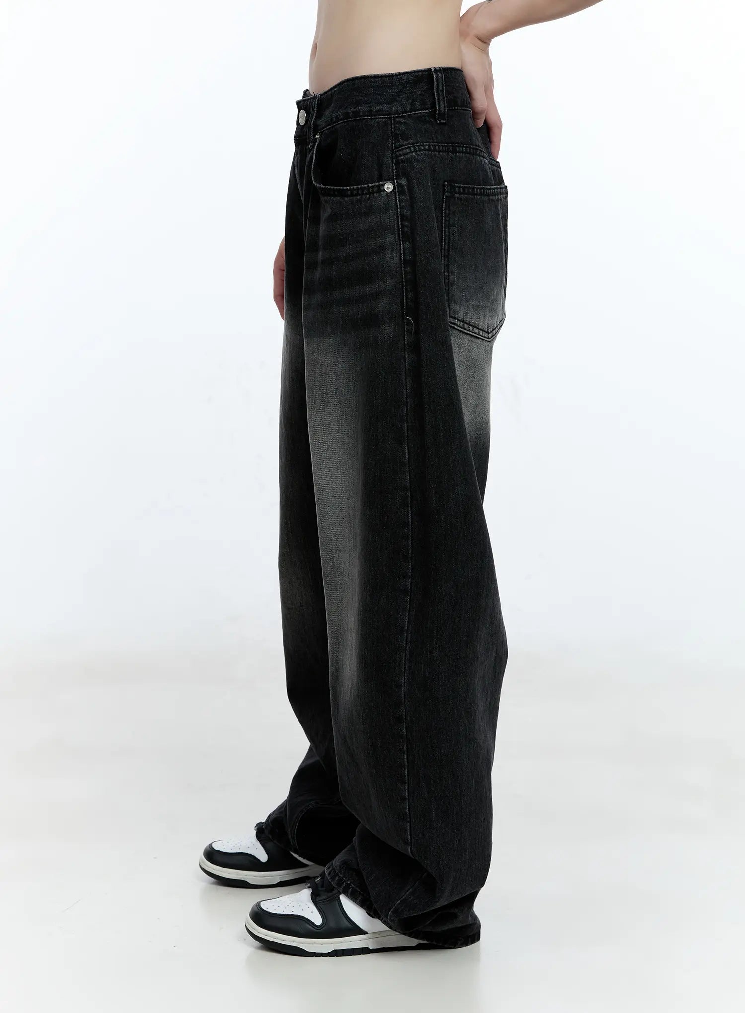 Gayeon Washed Wide-Leg Jeans CG507