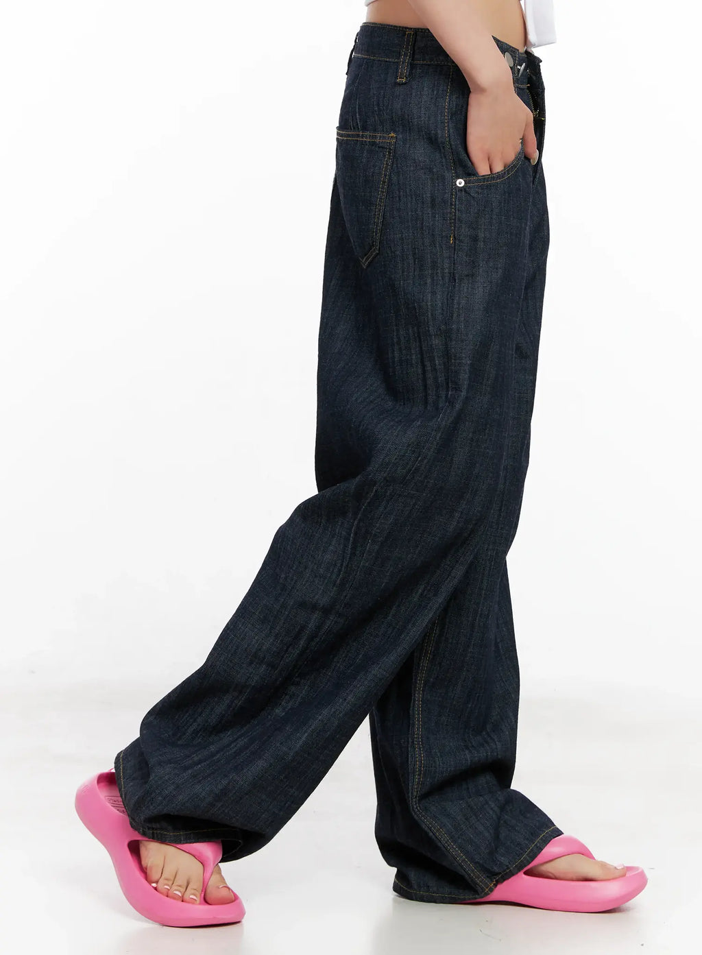 Saebi Button-Detail Jeans CL528