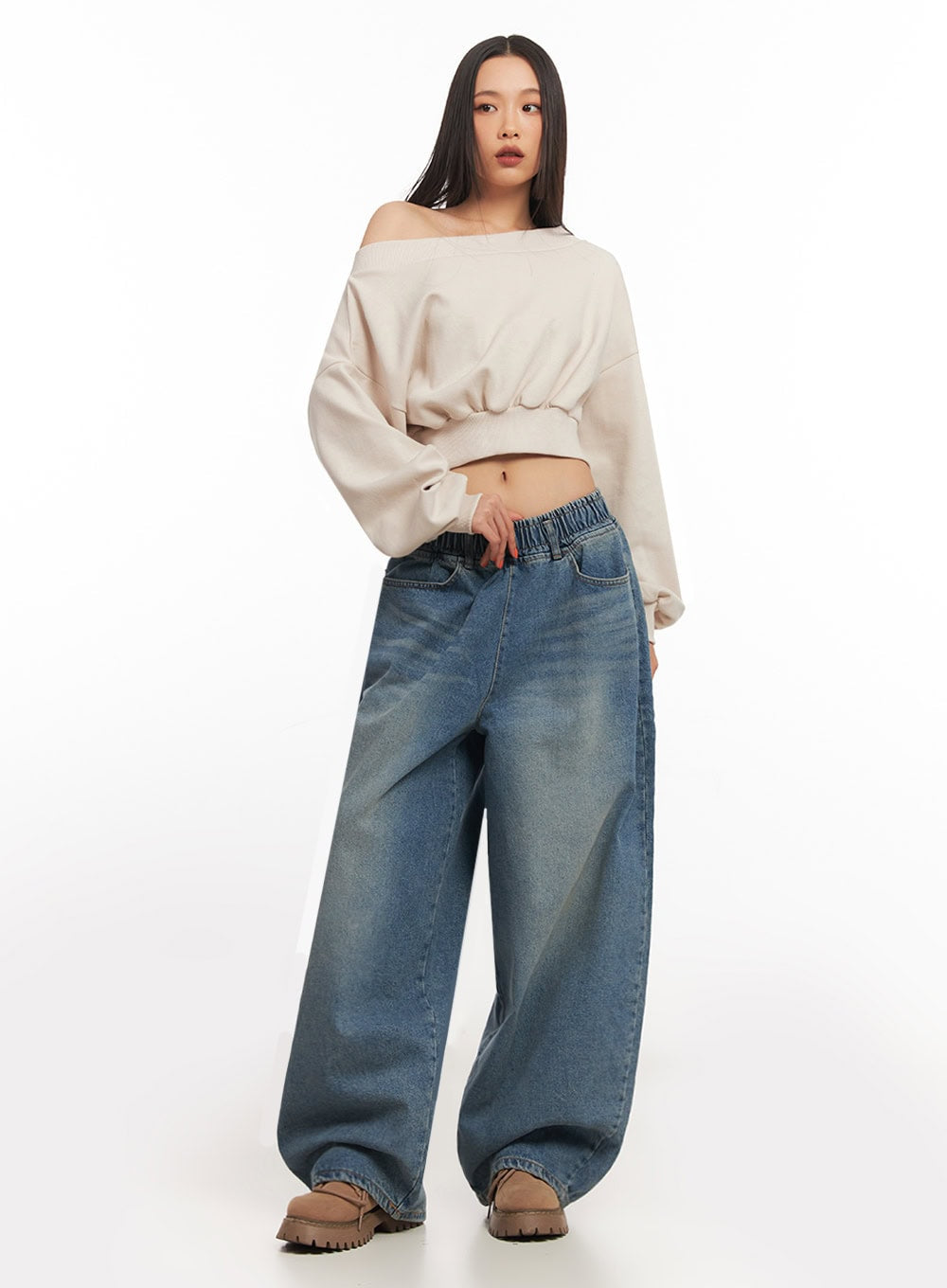 Off-Shoulder Loose-Fit Sweatshirt IA507
