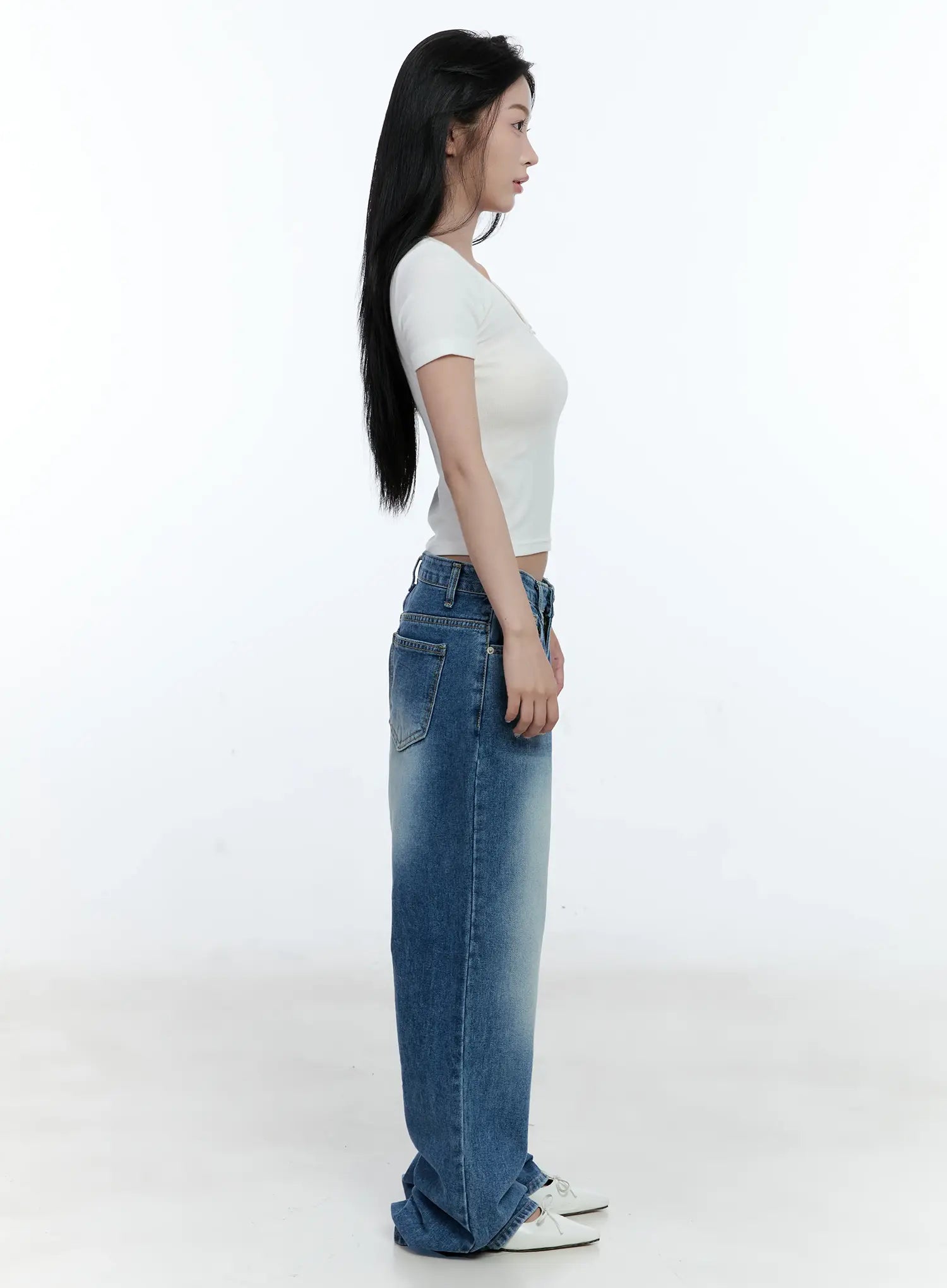 Dabin Classic Straight-Fit Denim Jeans CL530