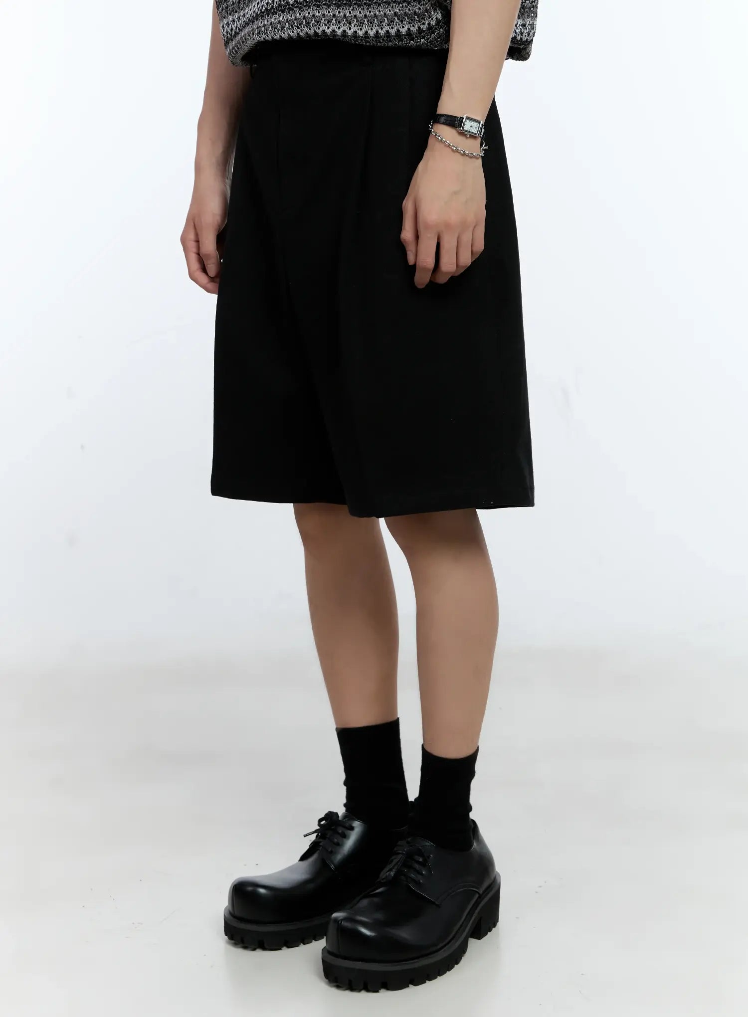 Men's Pleat Bermuda Shorts IG501