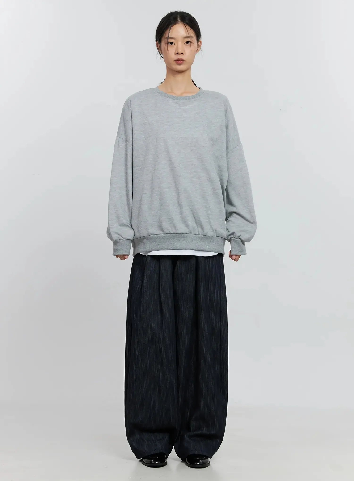 Classic Grey Crewneck Sweatshirt IS516