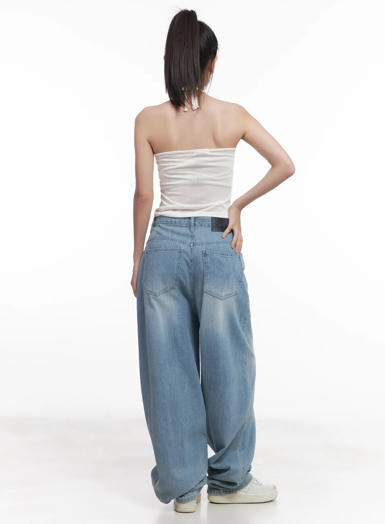 Hani Light-Wash Wide-Leg Jeans CU517