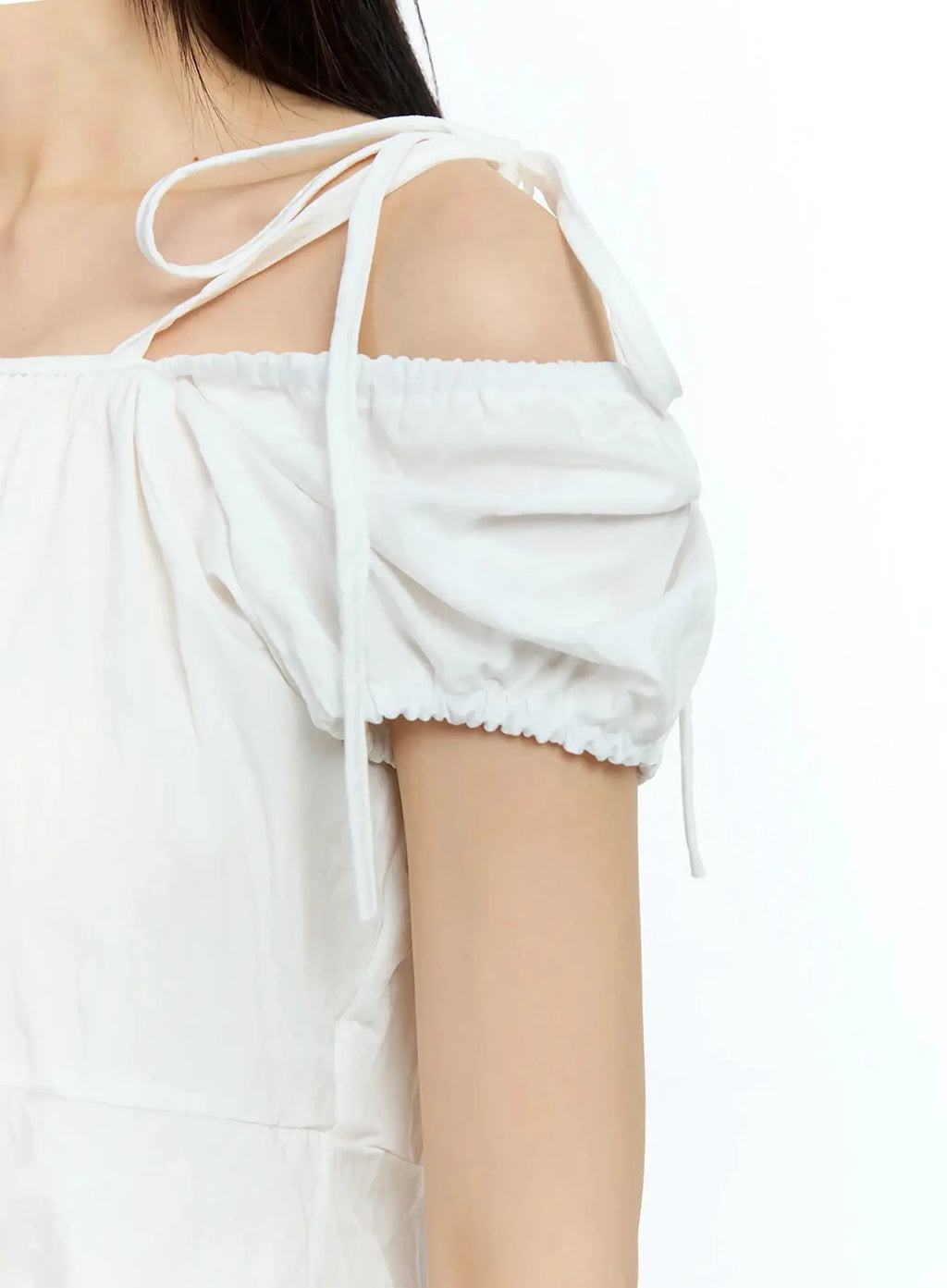 Strappy Off-Shoulder Cropped Blouse IU523