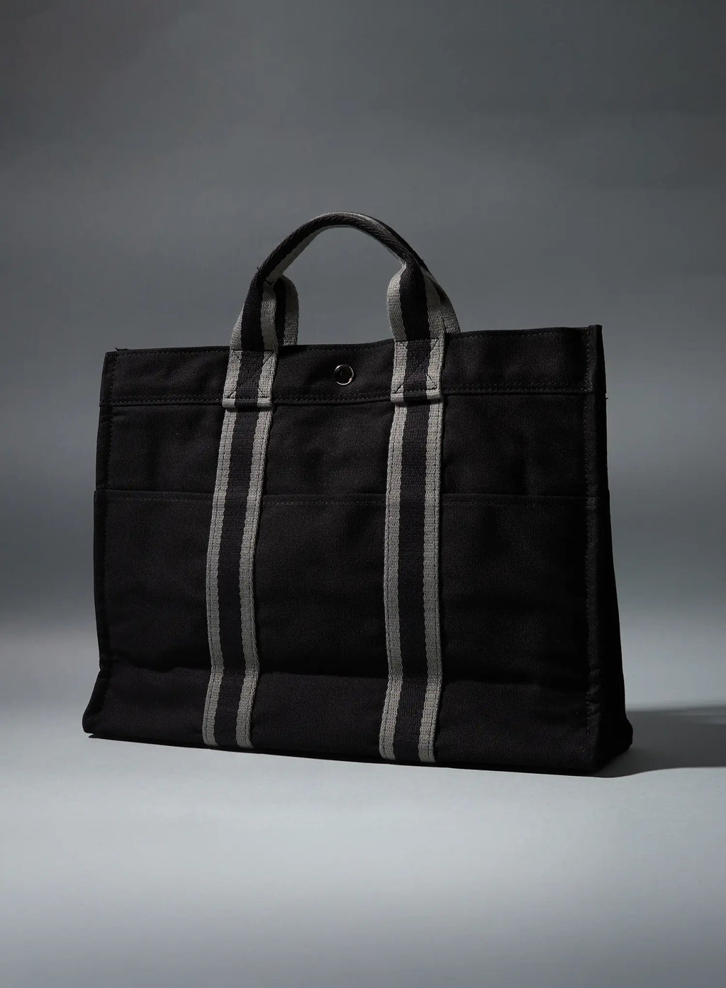 Contrast Canvas Square Bag IS516