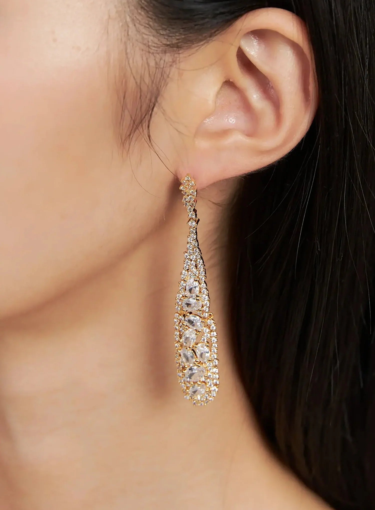 Elegant Teardrop Earrings IS515