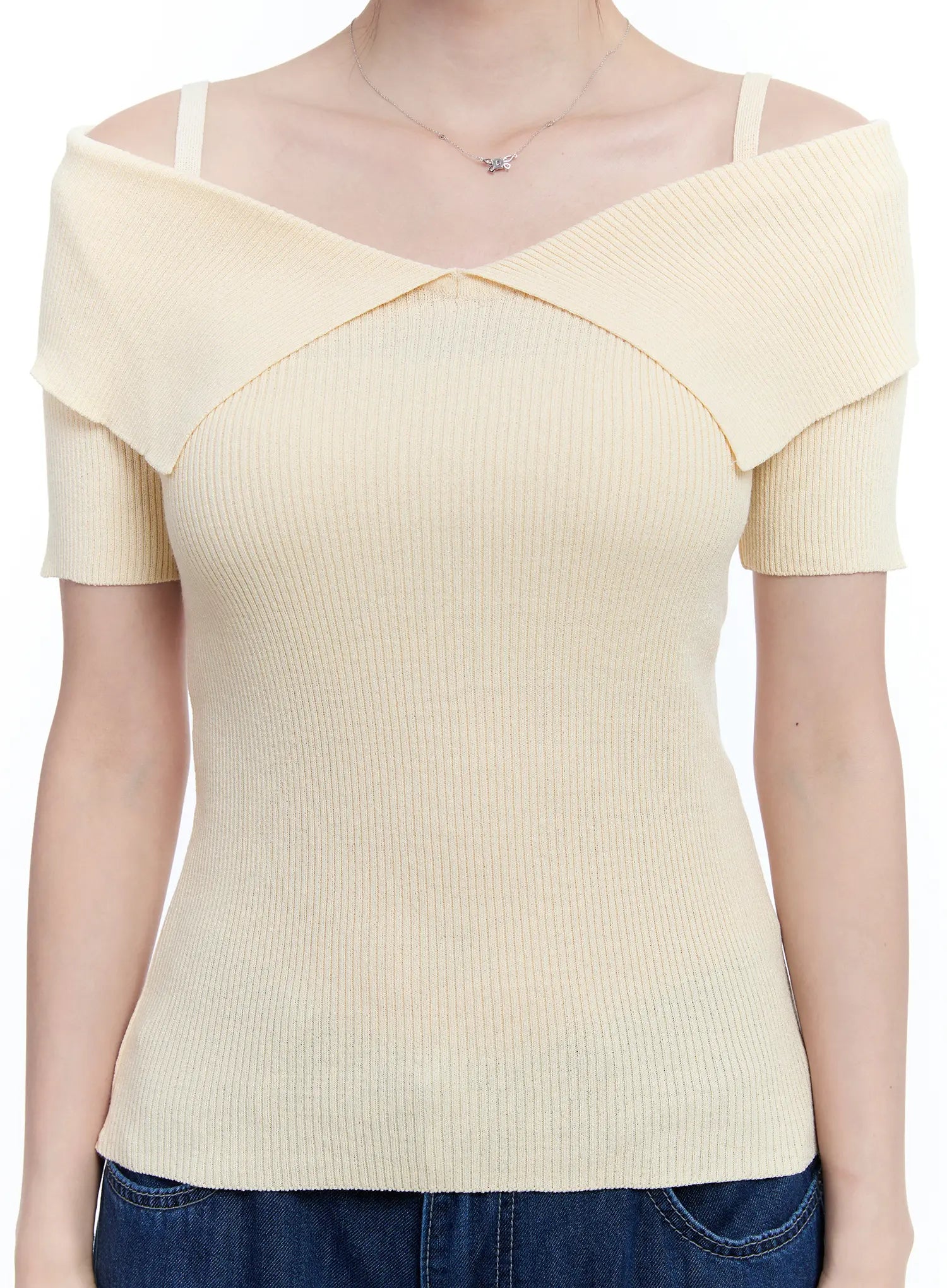 Ribbed Off-Shoulder Top CU513