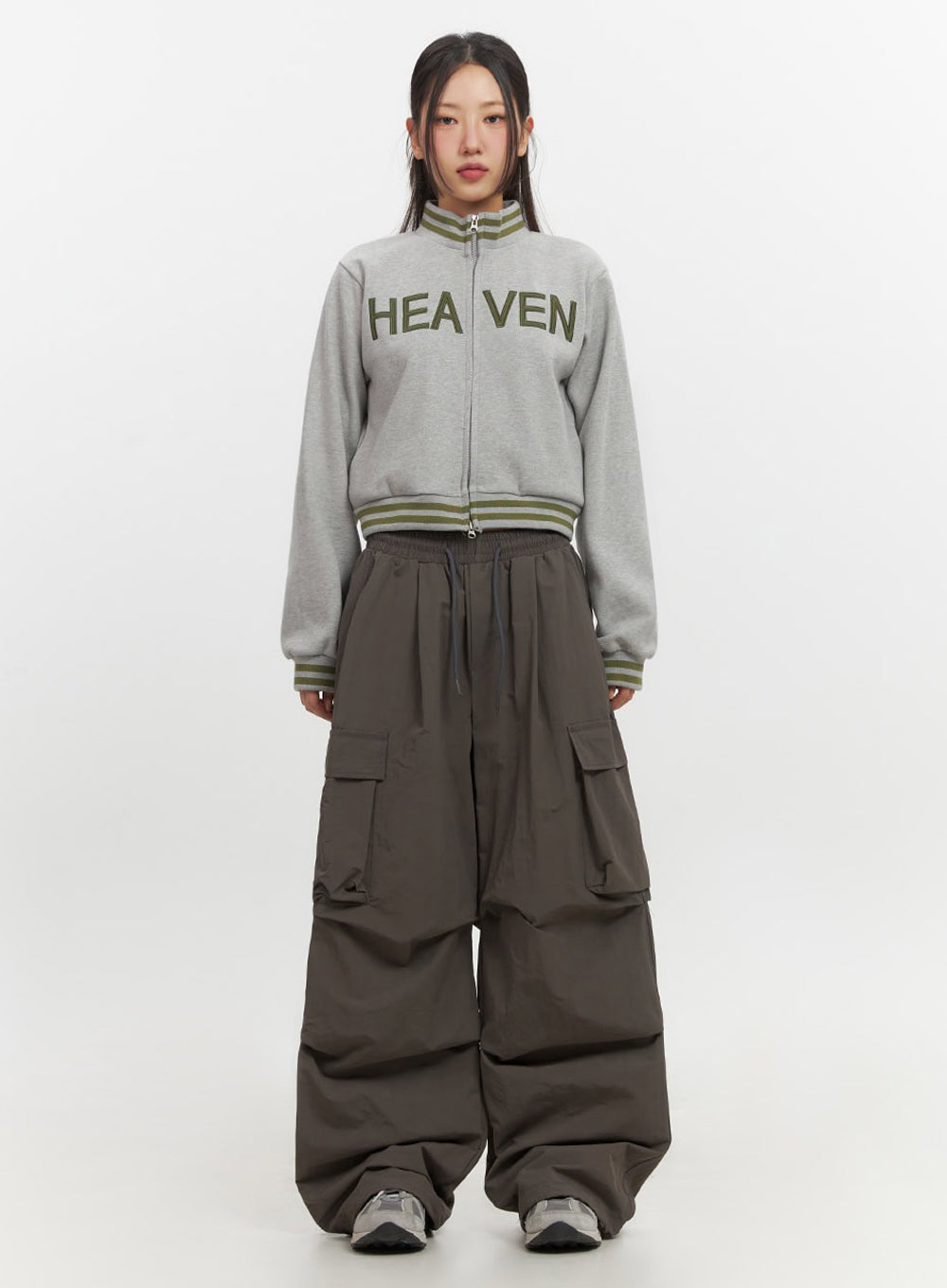 Pocketed Wide-Leg Cargo Pants IF510