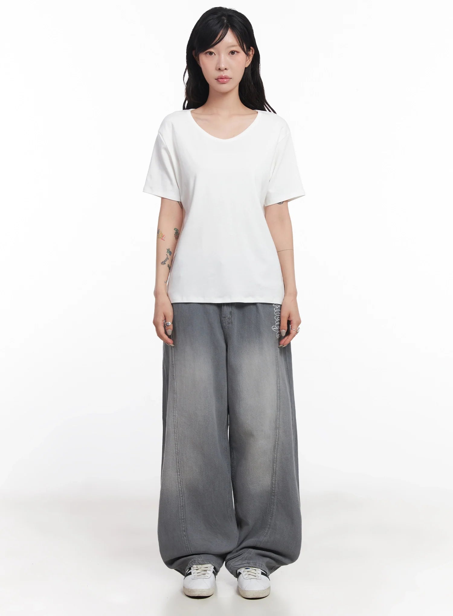 U-Neck Loose-Fit T-Shirt IC503