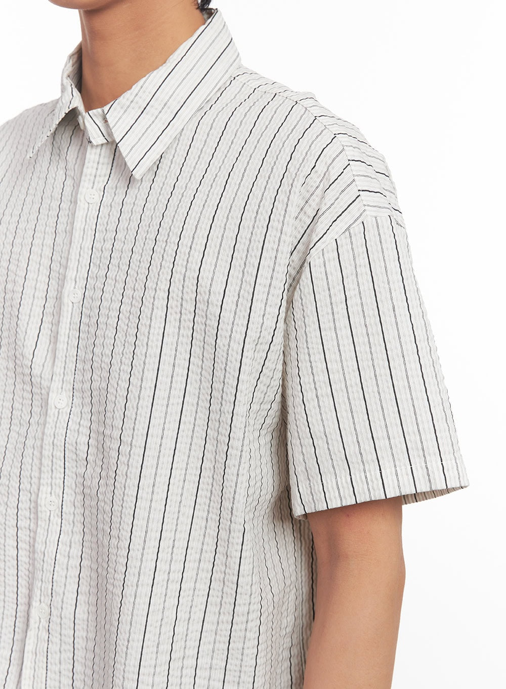Men's Striped Loose-Fit Collared Shirt IA510