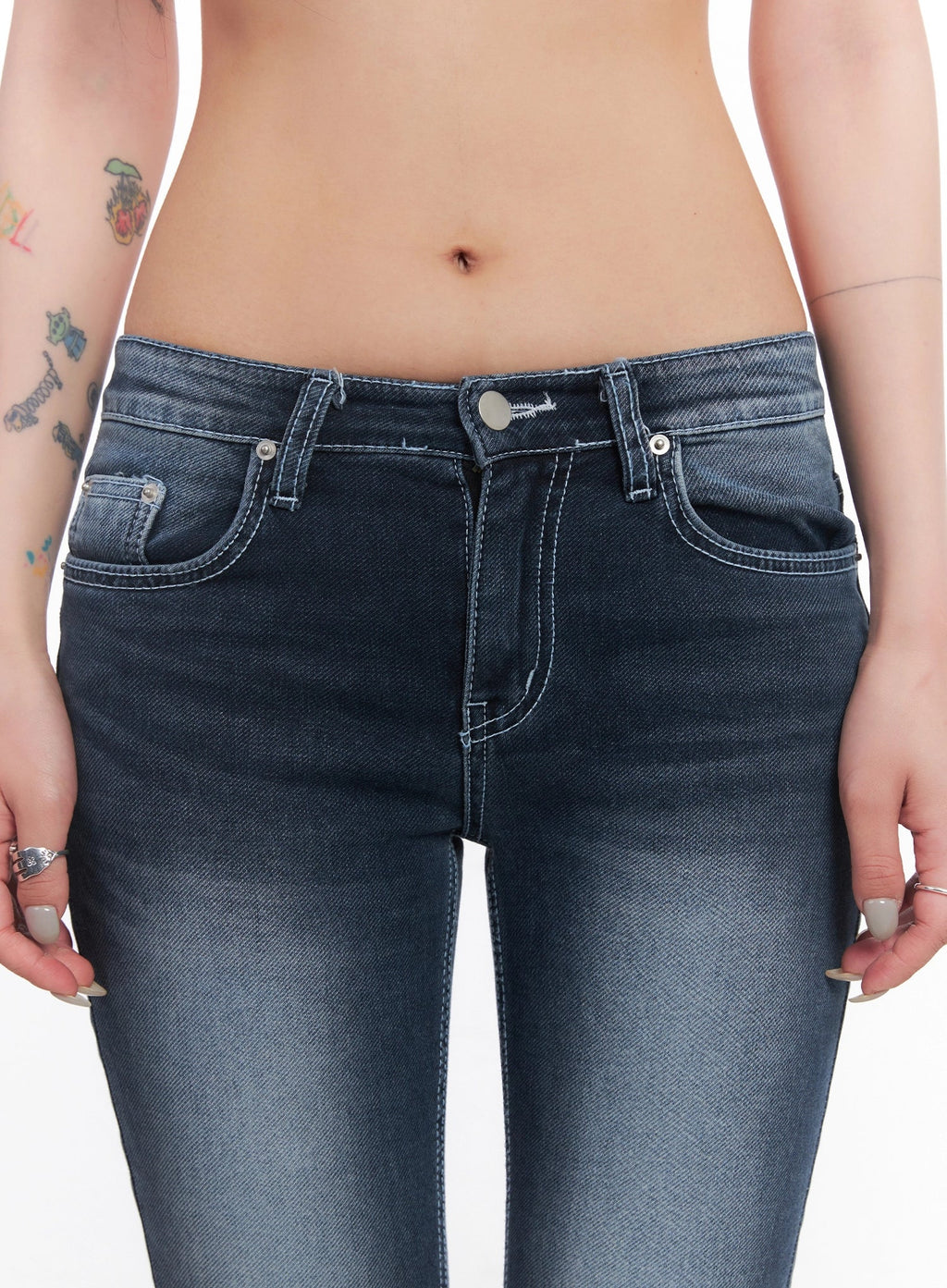 Xinyu Low-Rise Flared Denim Pants  IC503