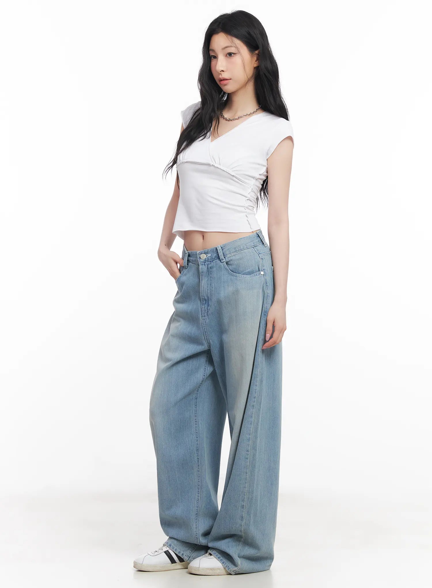 V-Neck Cropped Tee CU511