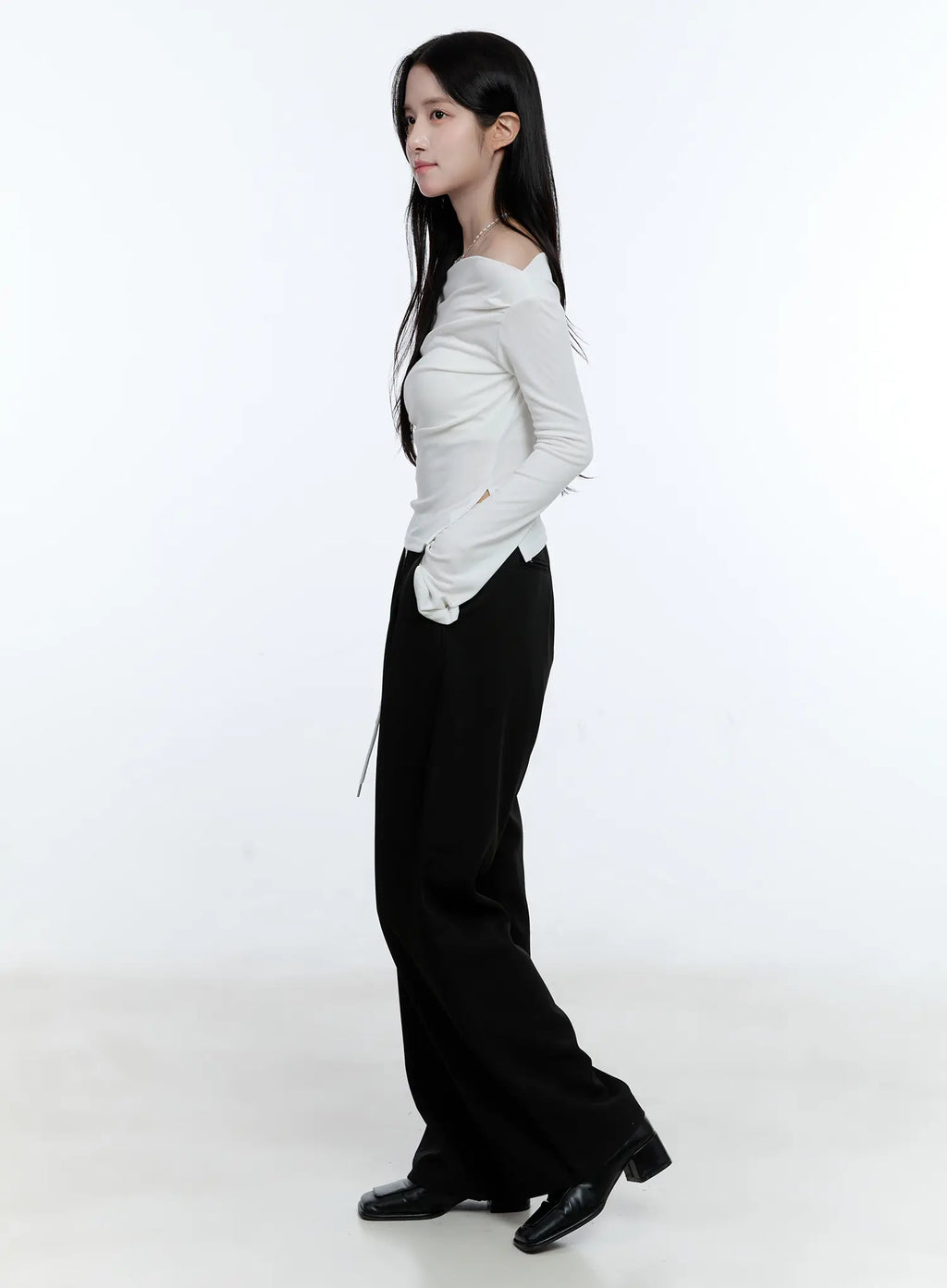 Chic Off-Shoulder Long-Sleeve Top CG512