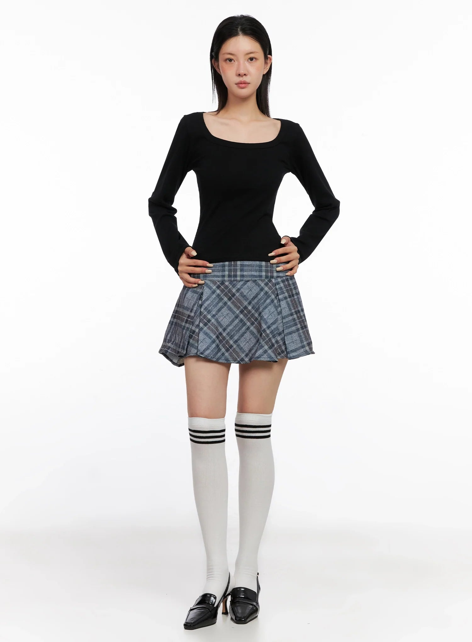 Checkered Pleated Mini Skirt IS508