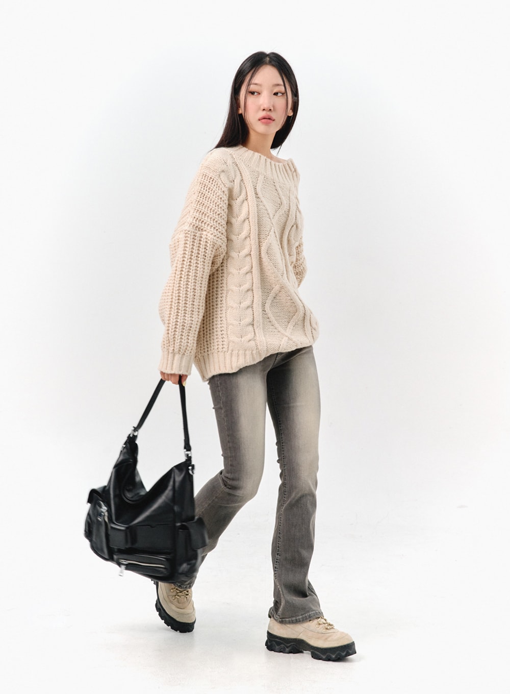 Cable Knit Buttoned Sweater IS301