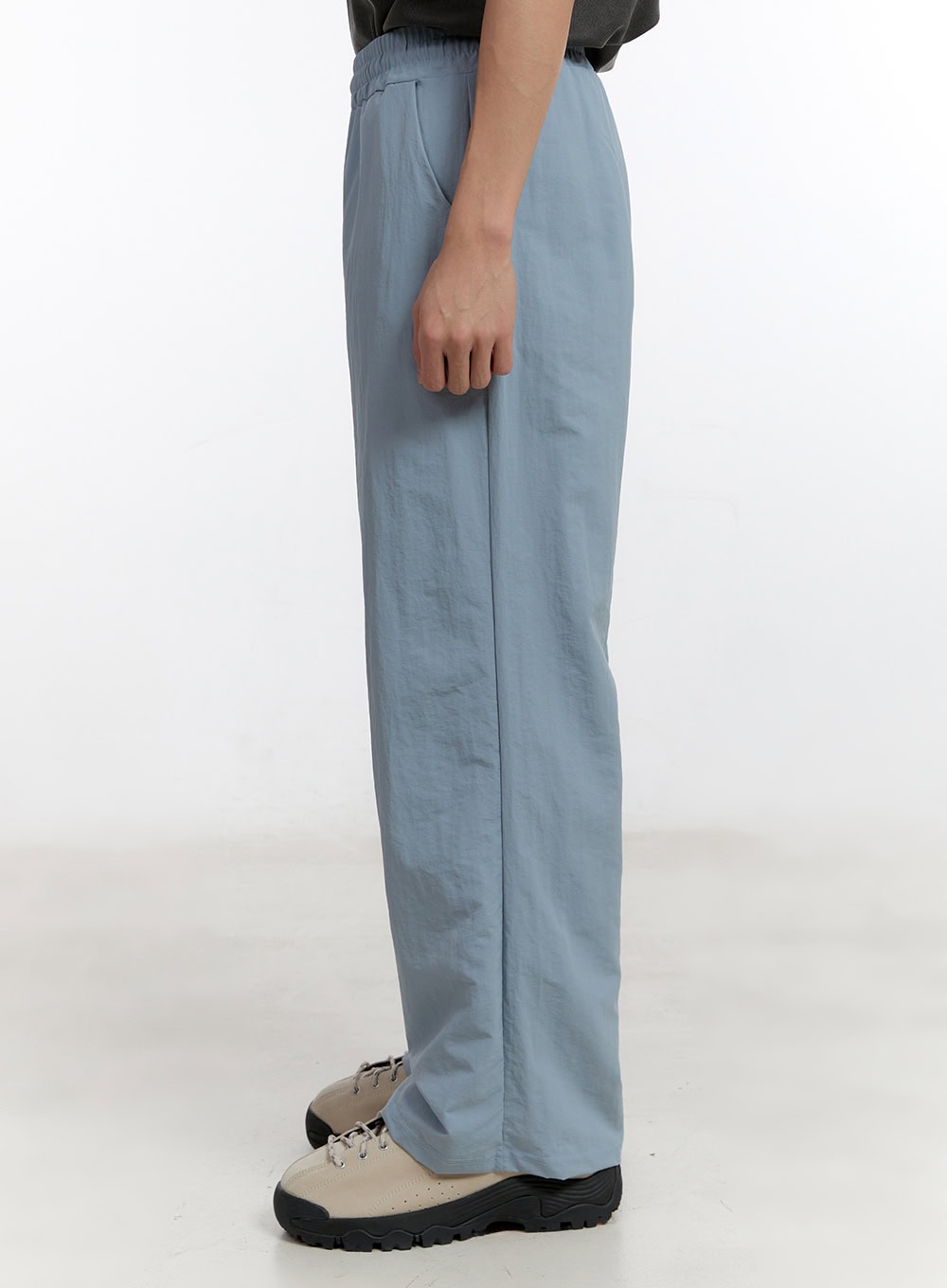 Men's Wide-Fit Nylon Pants IA504