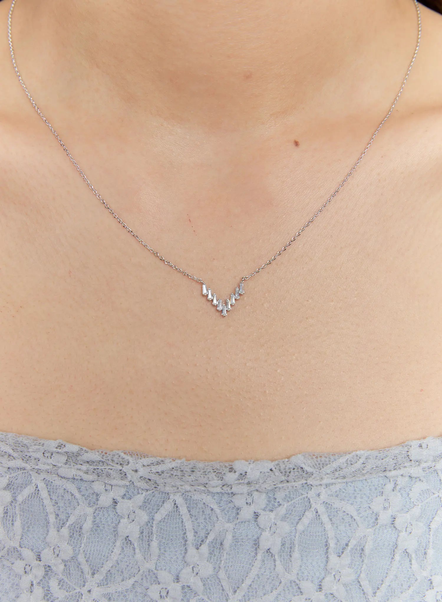 Strike V Necklace IS517