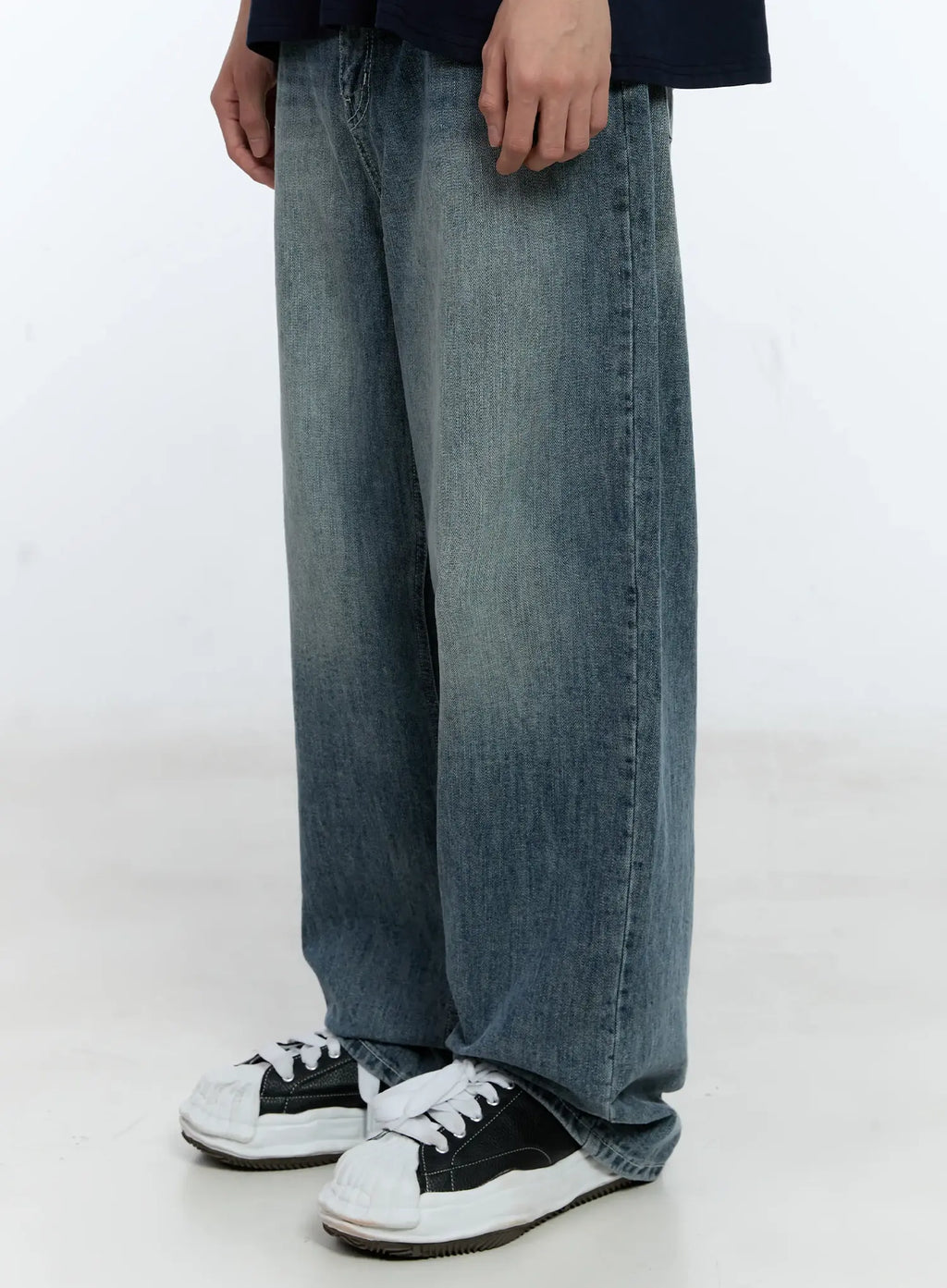 Men's Vintage-Wash Wide-Leg Jeans IL529